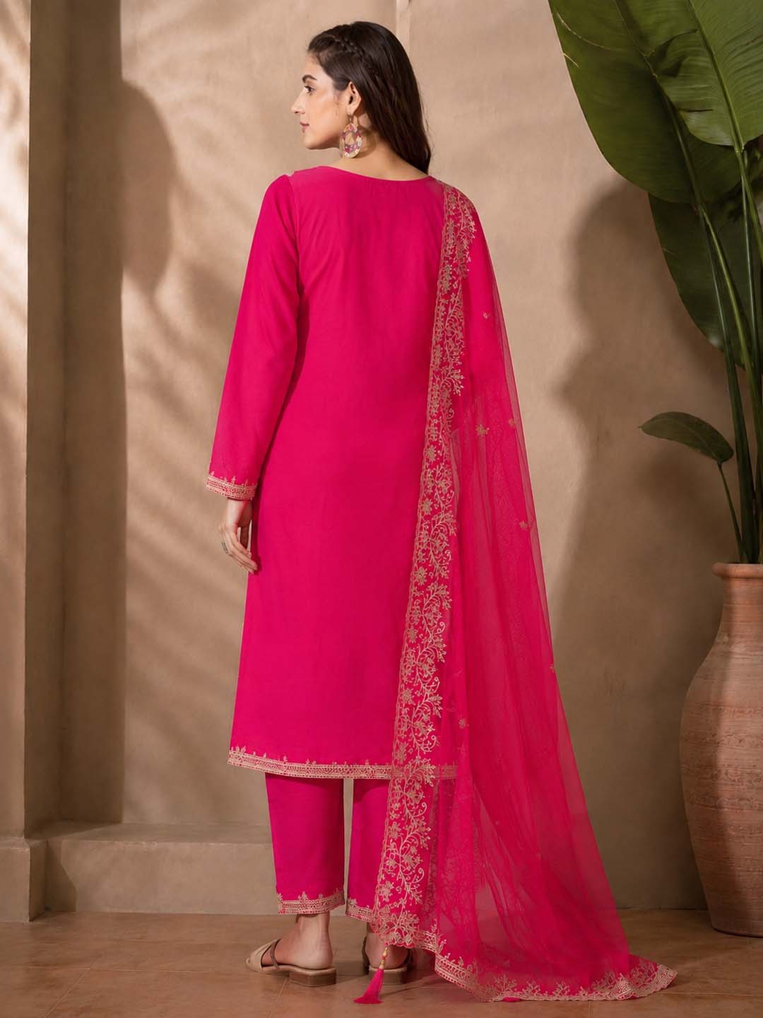 Roman Silk Embroidered Kurta Set with Organza Dupatta & Straight Pants