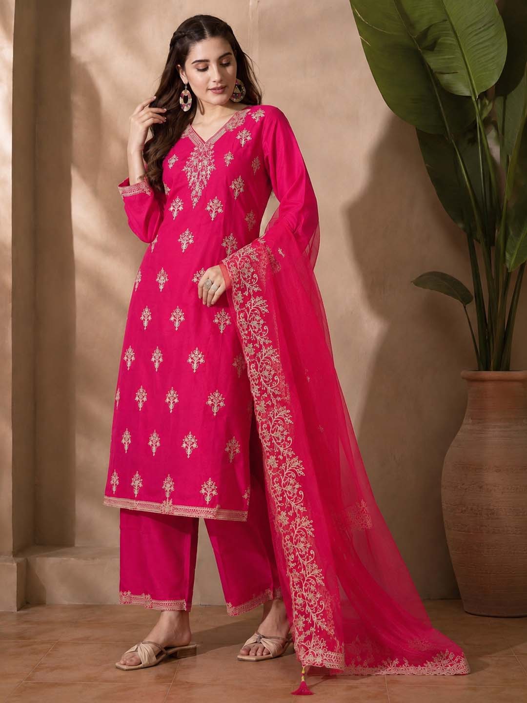 Roman Silk Embroidered Kurta Set with Organza Dupatta & Straight Pants