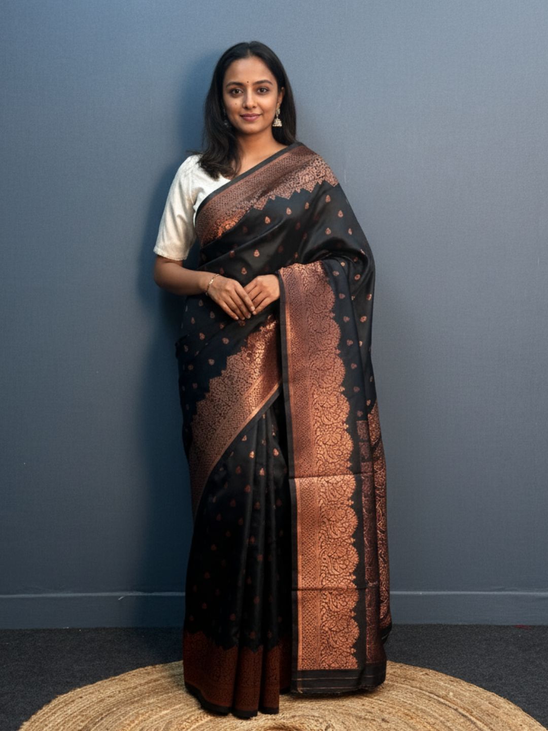 Elegant Patola Print Jacquard Woven Cotton Silk Saree with Zari Butta Work