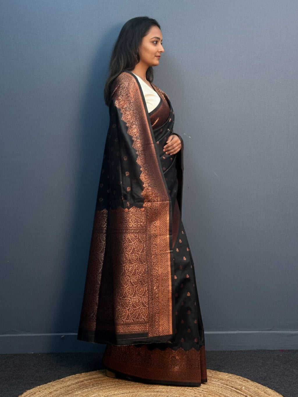 Elegant Patola Print Jacquard Woven Cotton Silk Saree with Zari Butta Work