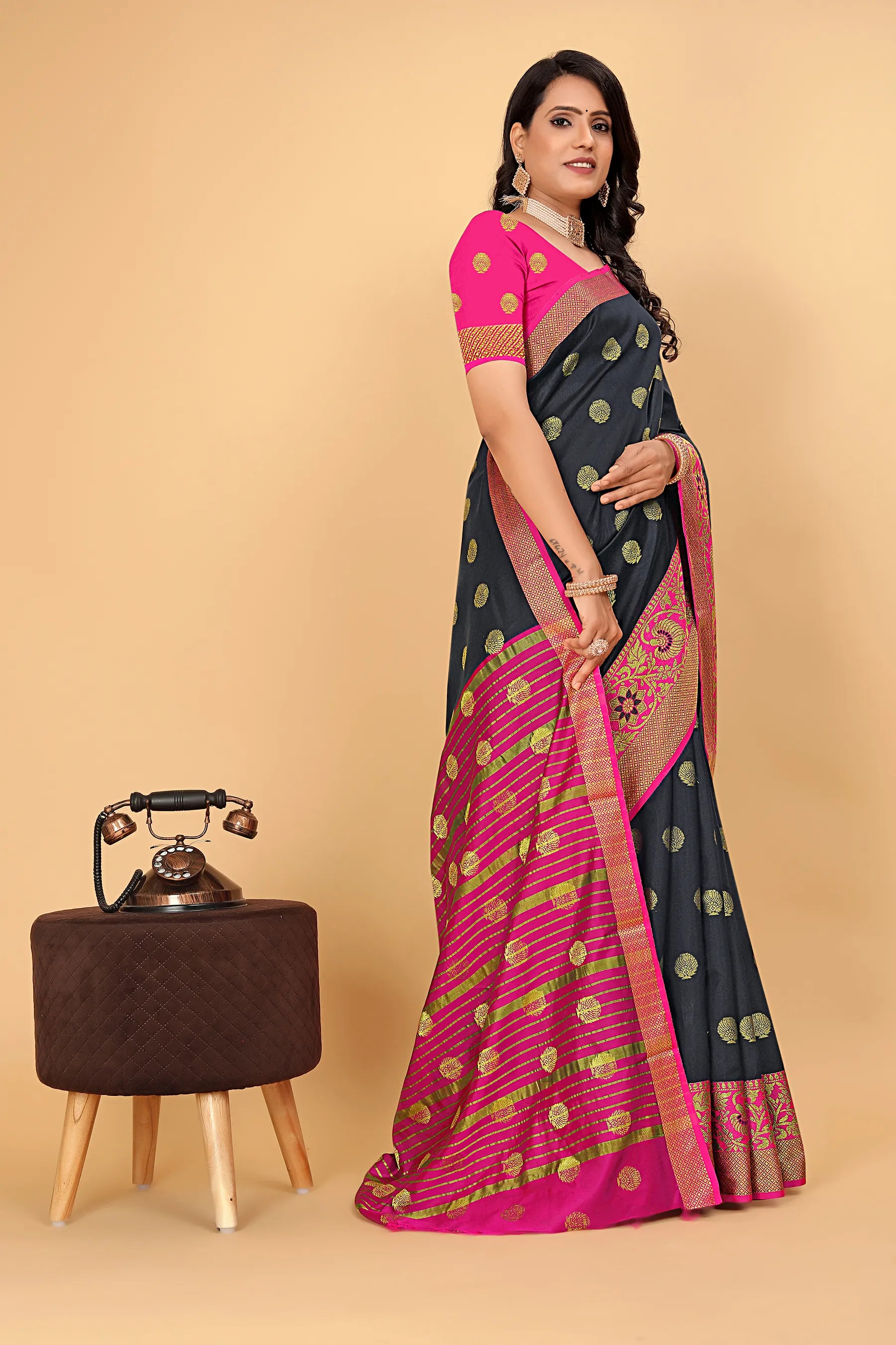 Pionex Woven Katan Kanjivaram Soft Lichi Silk Sarees