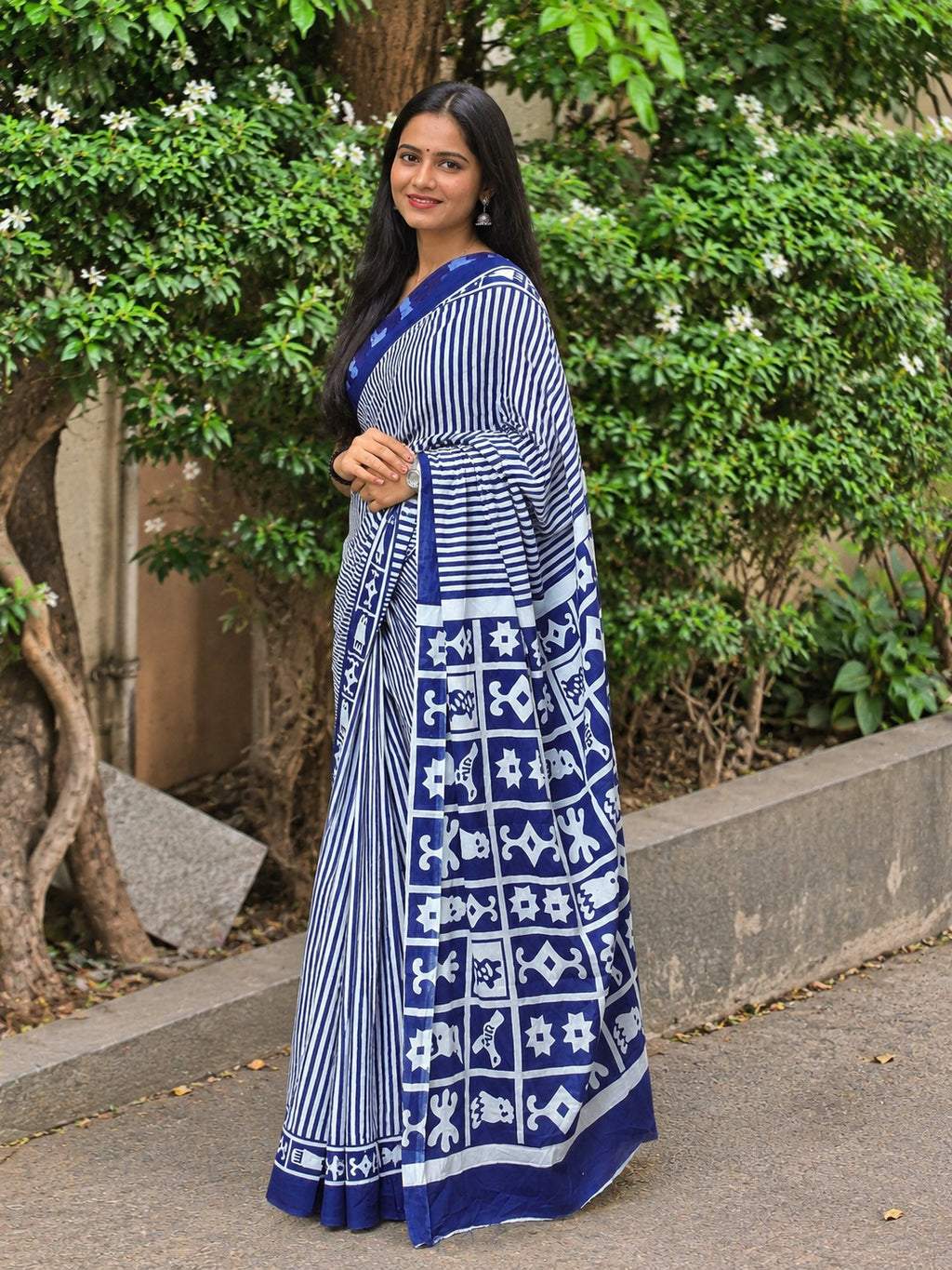 Ready To Wear Cotton Saree with Striped Pattern & Traditional Printed Pallu