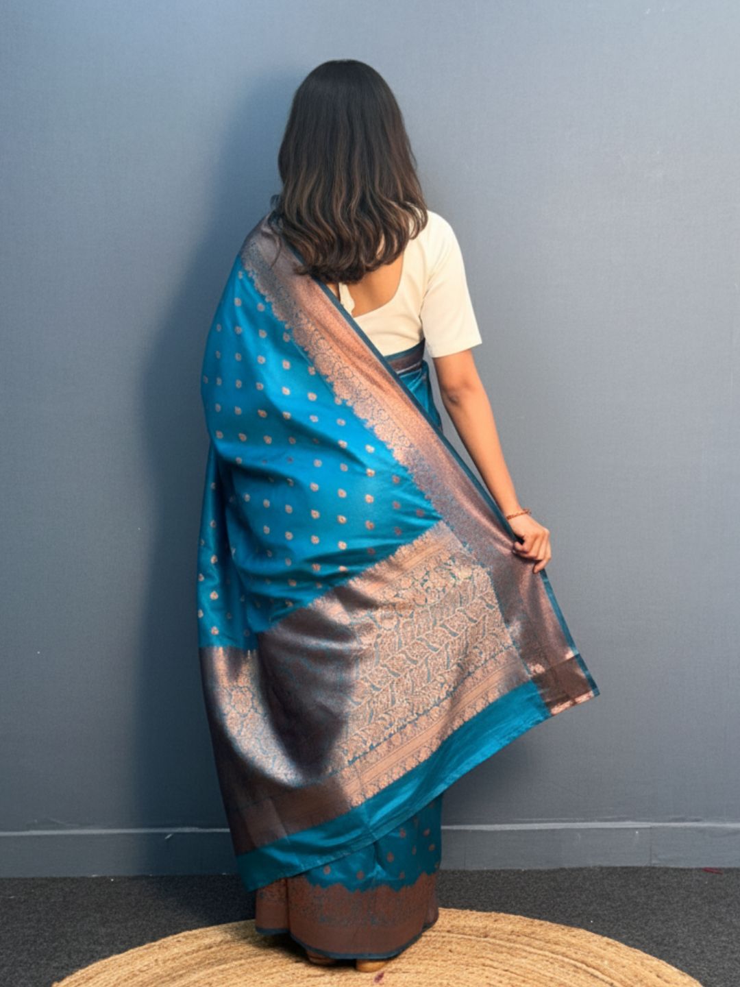 Elegant Patola Print Jacquard Woven Cotton Silk Saree with Zari Butta Work