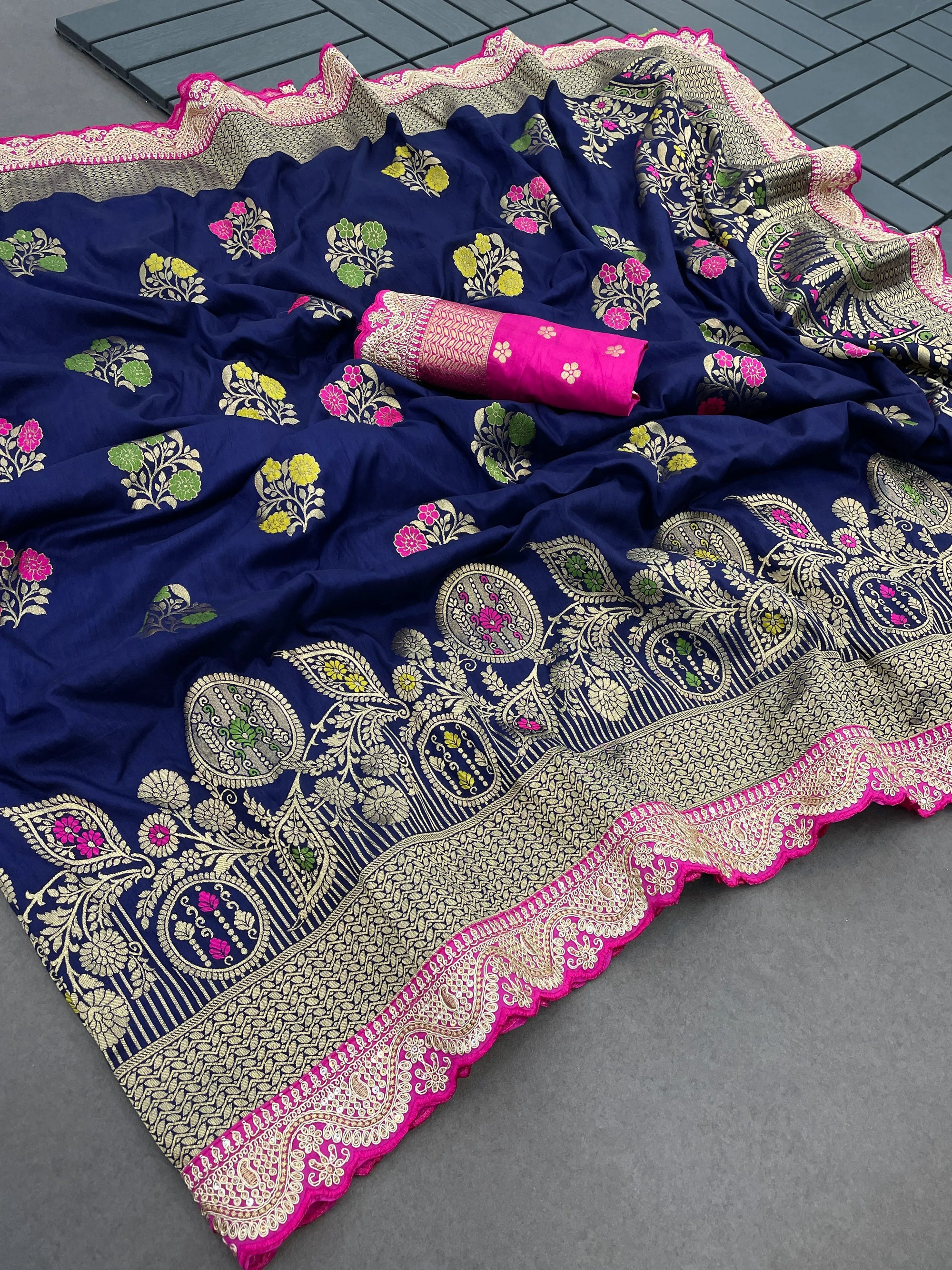 Pionex Embroidered Dola Silk Jacquard Lace Border Work Saree