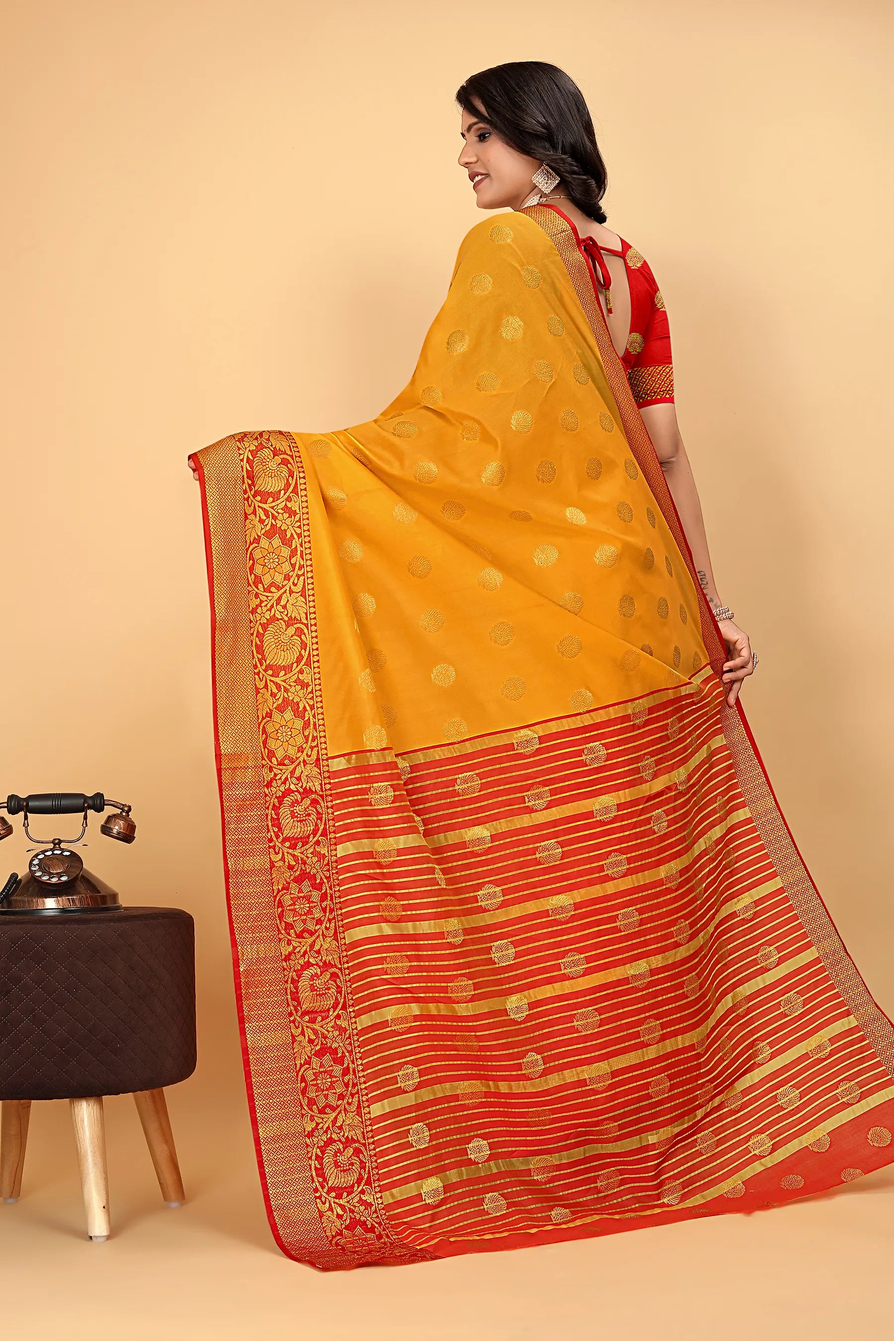 Pionex Woven Katan Kanjivaram Soft Lichi Silk Sarees