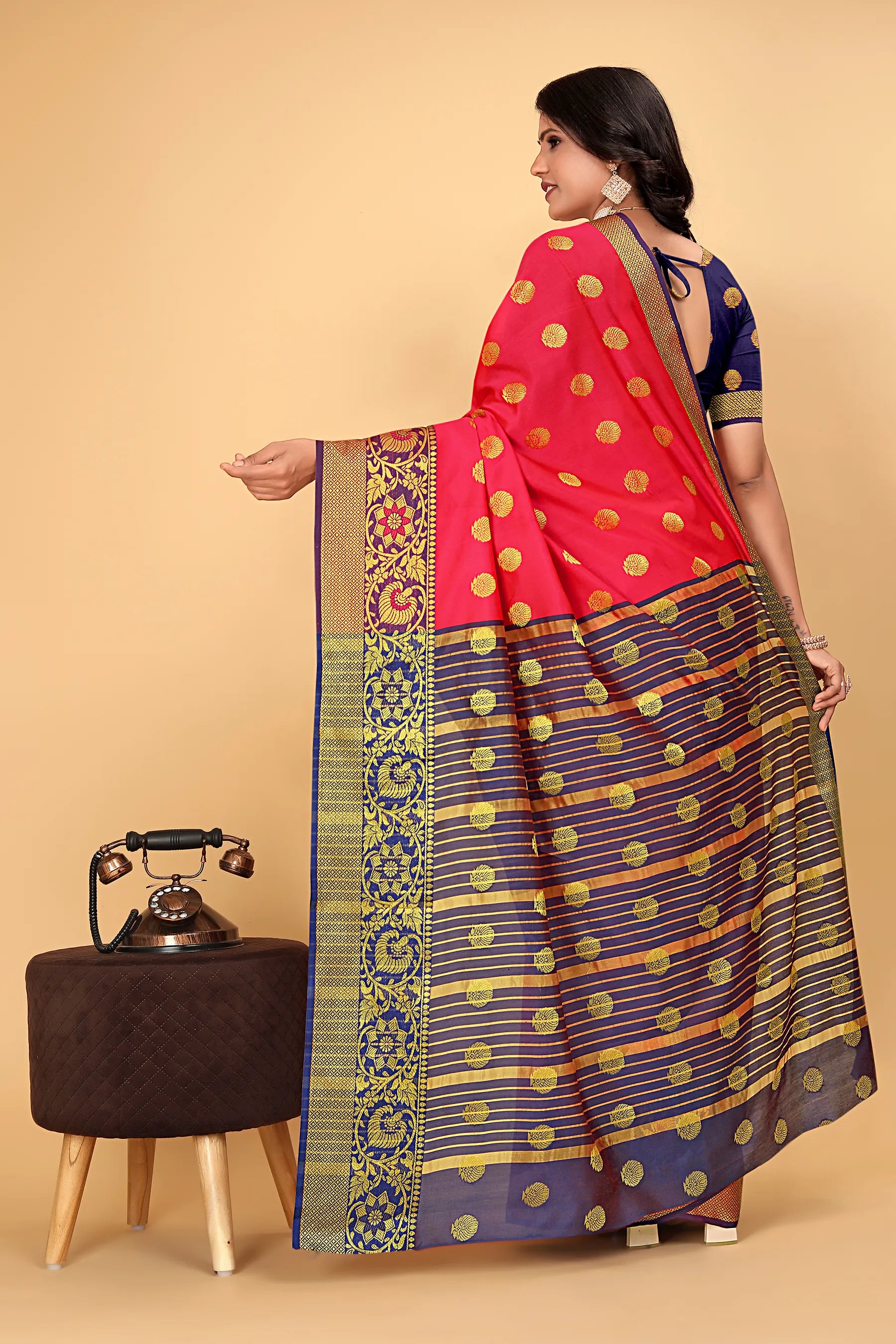 Pionex Woven Katan Kanjivaram Soft Lichi Silk Sarees