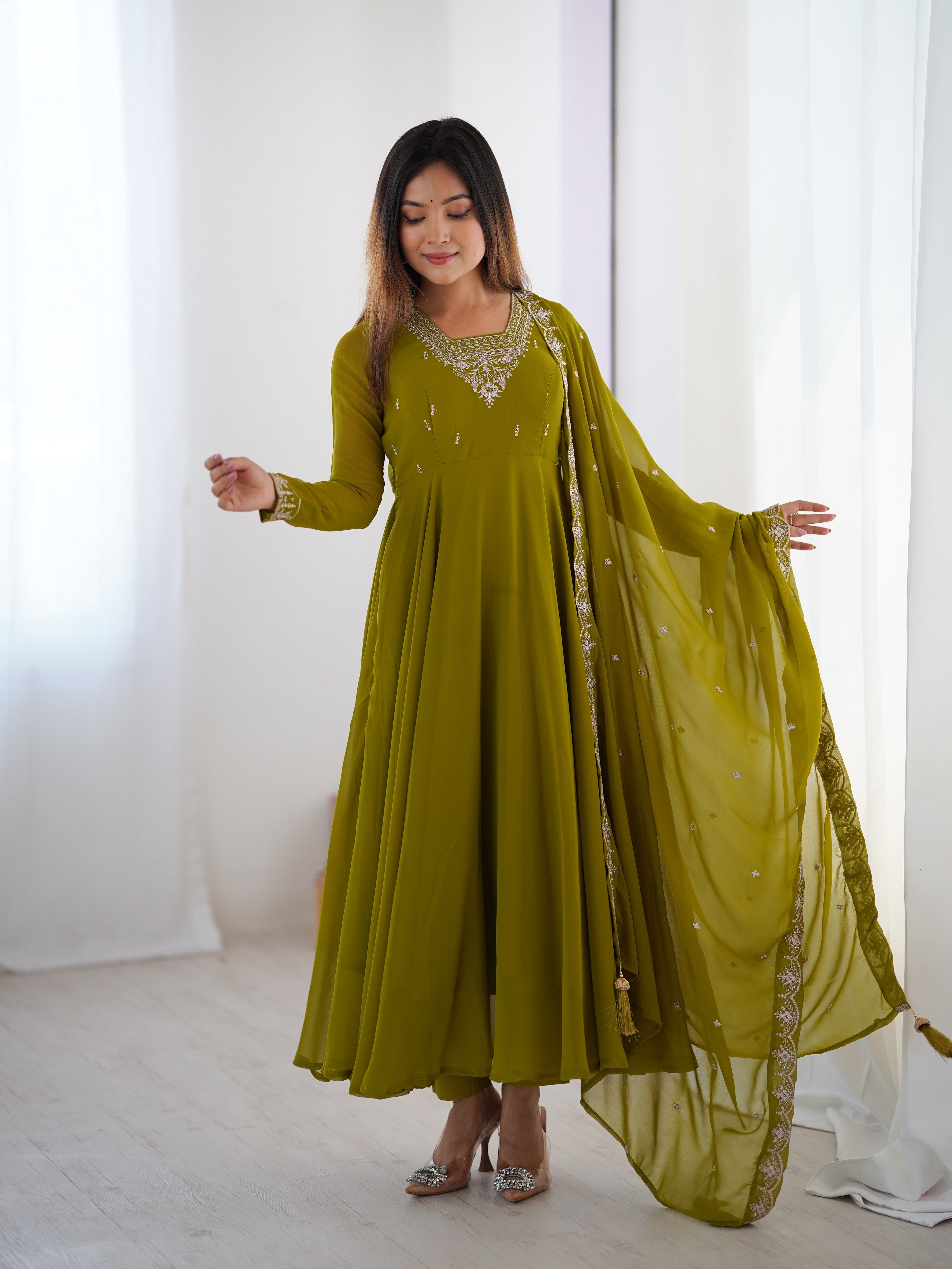 GREEN
