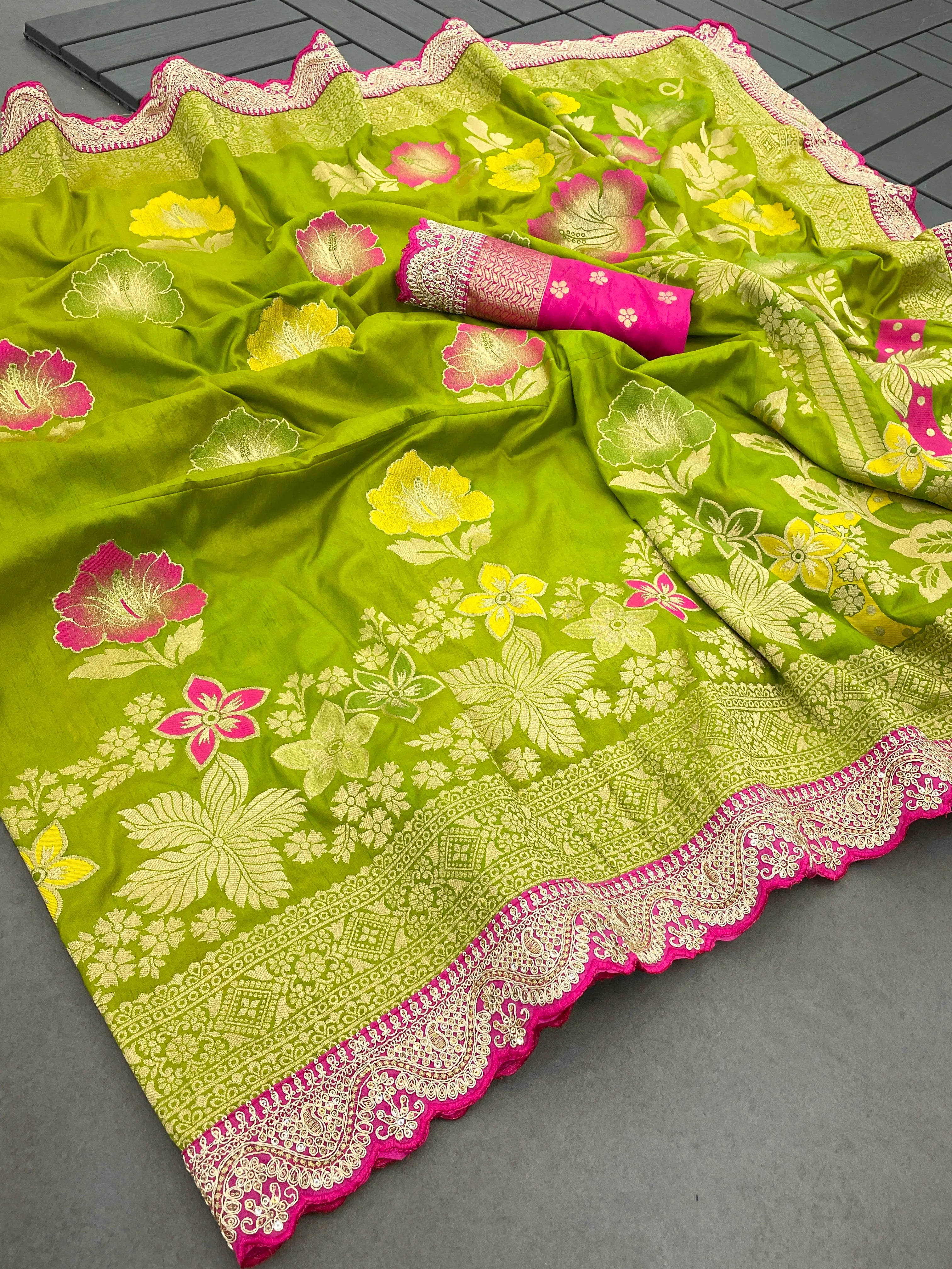 Pionex Embroidered Dola Silk Jacquard Lace Border Work Saree