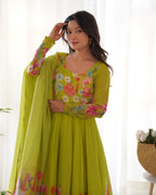GREEN