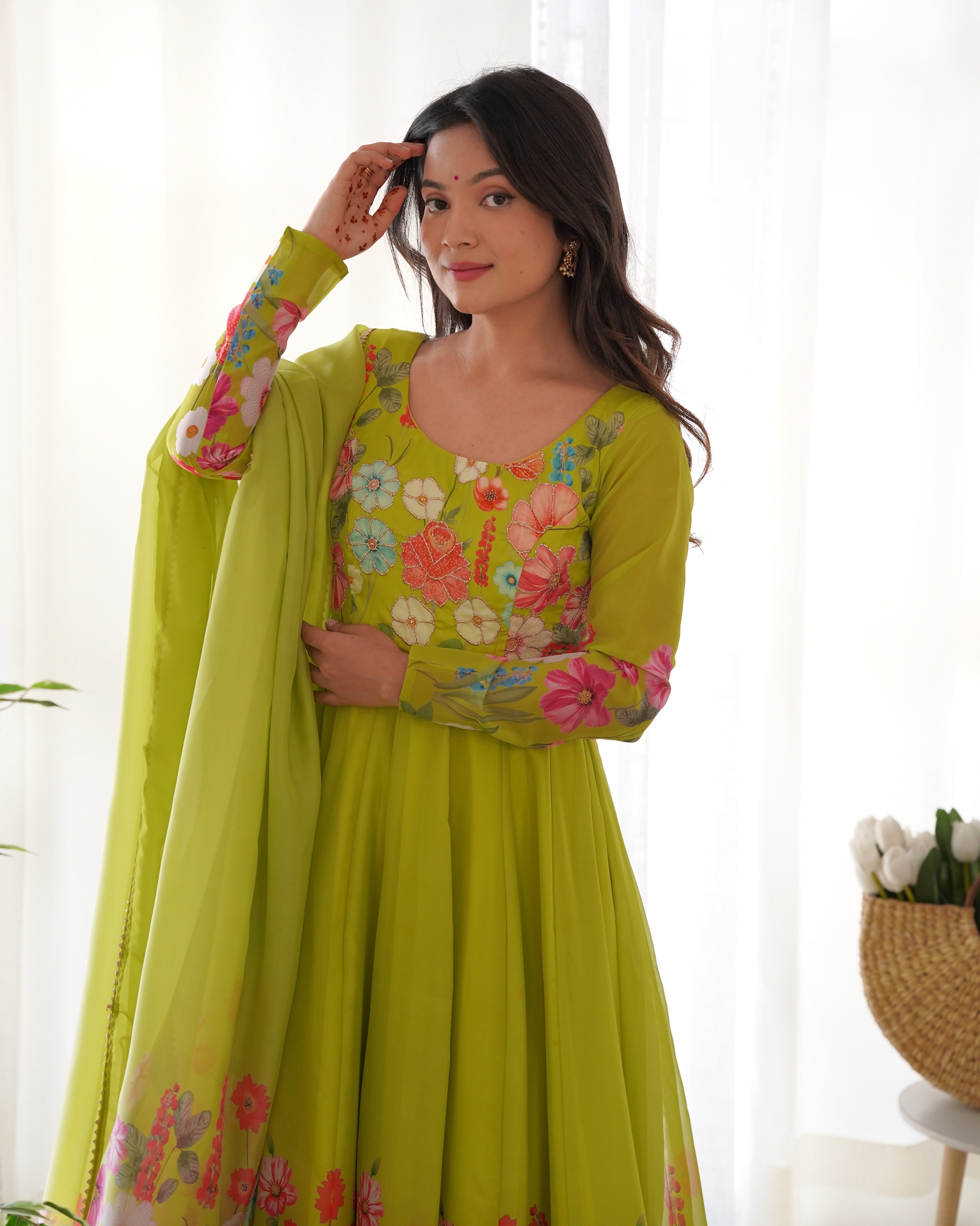 GREEN
