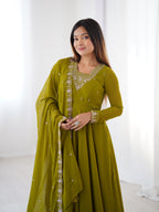 GREEN
