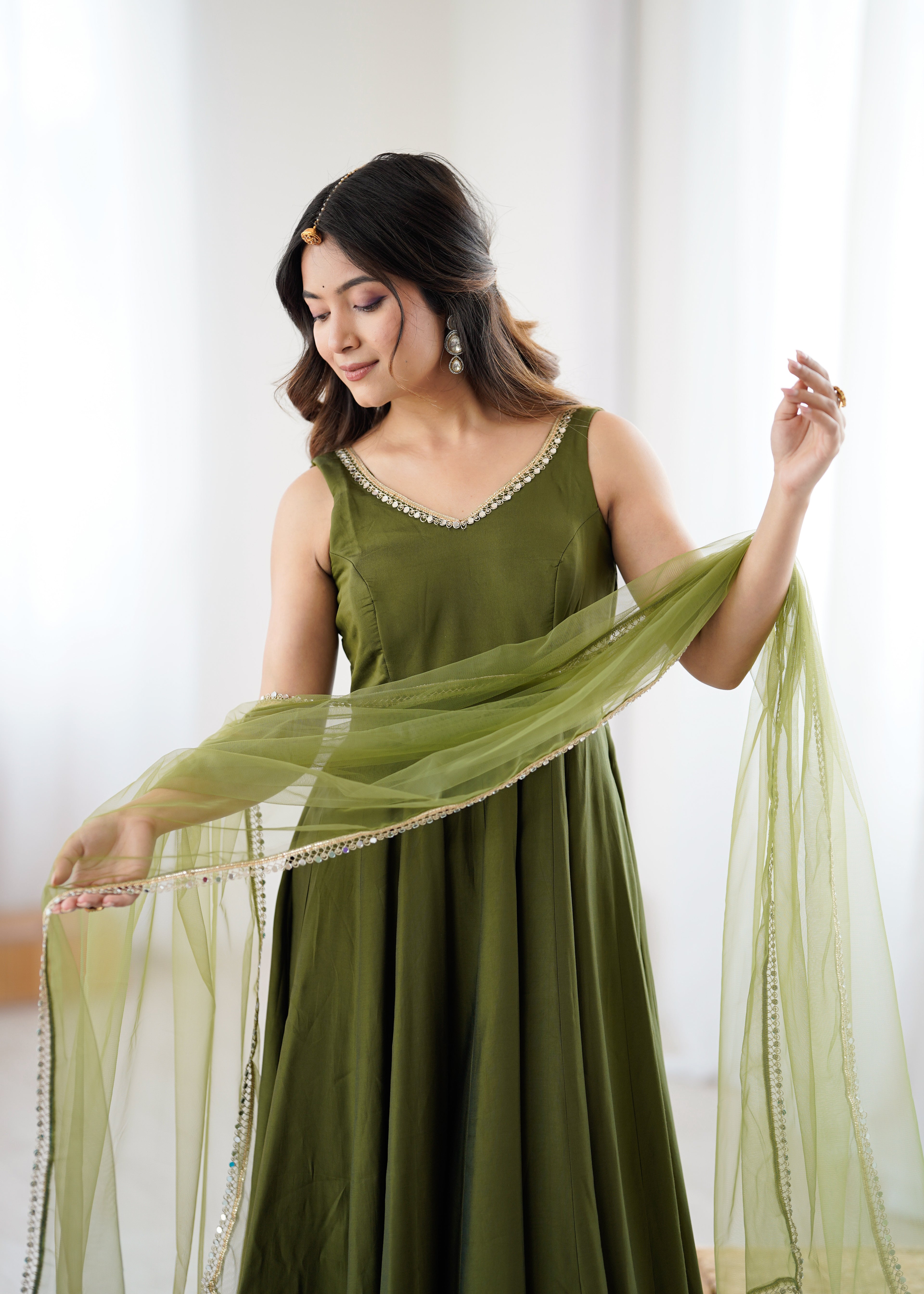 GREEN