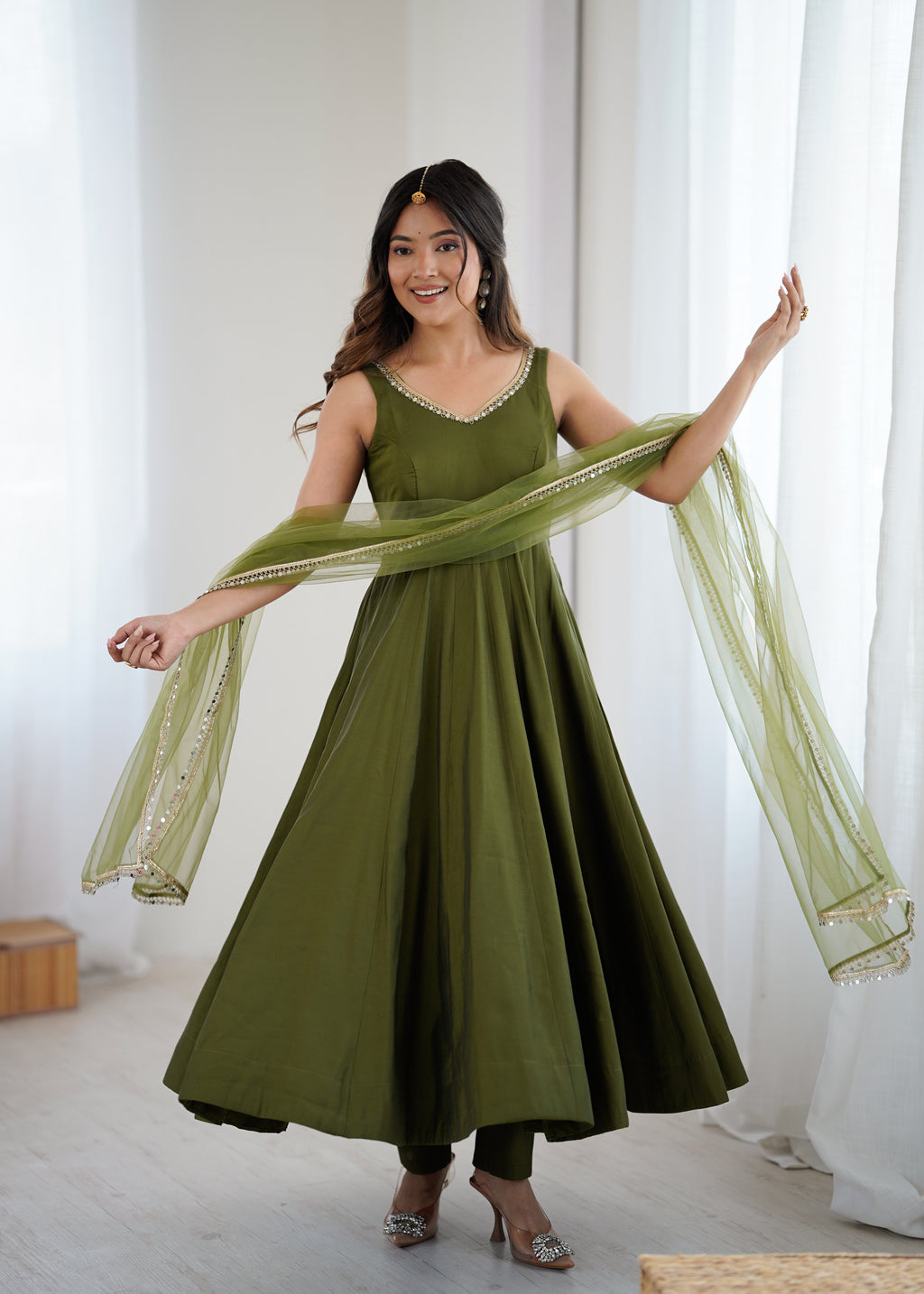 GREEN