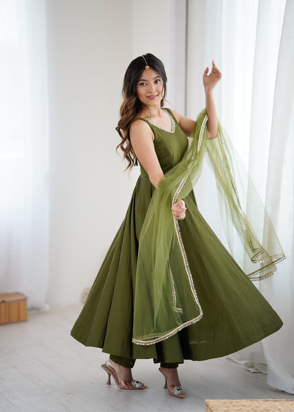GREEN