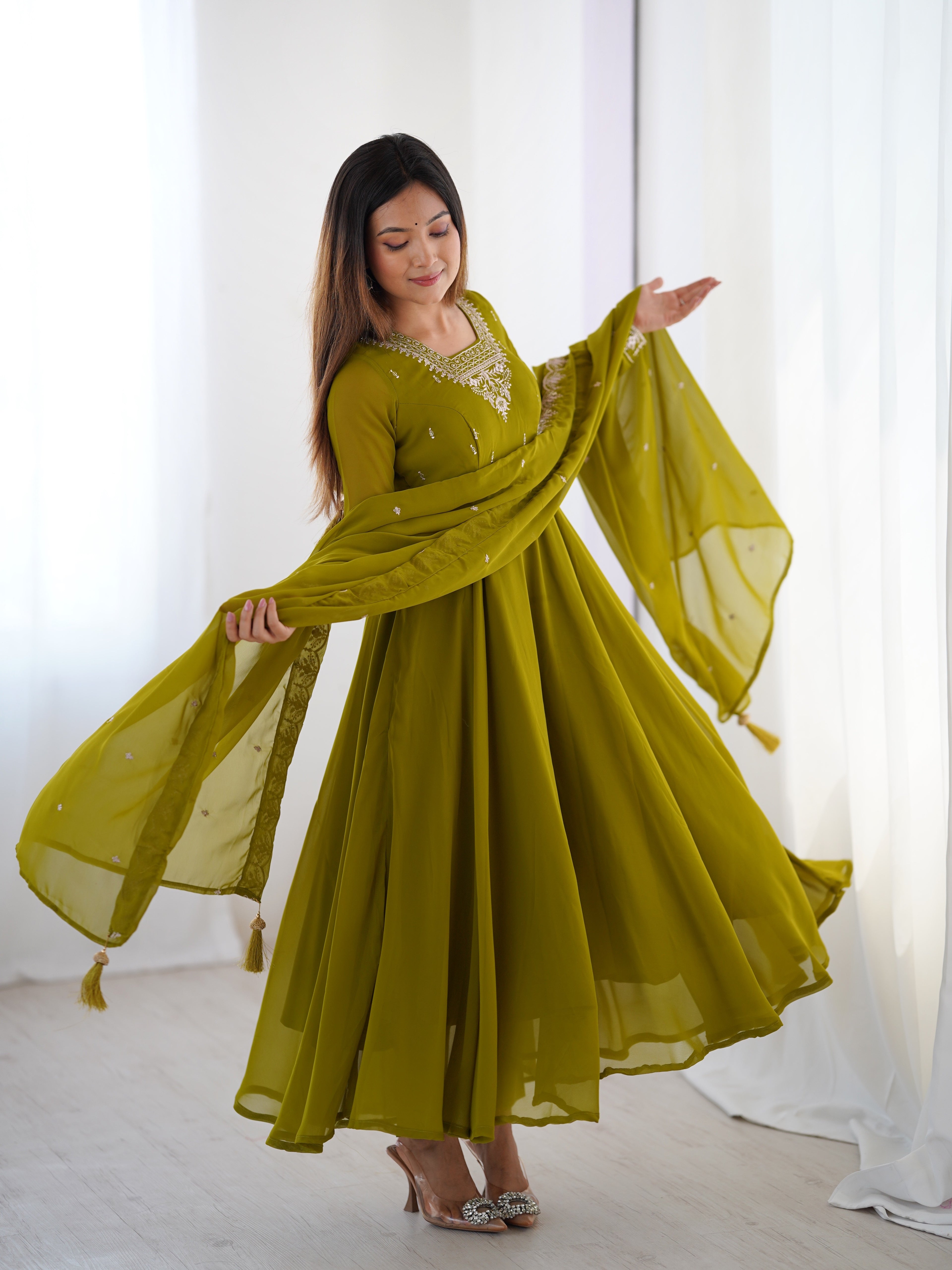 GREEN