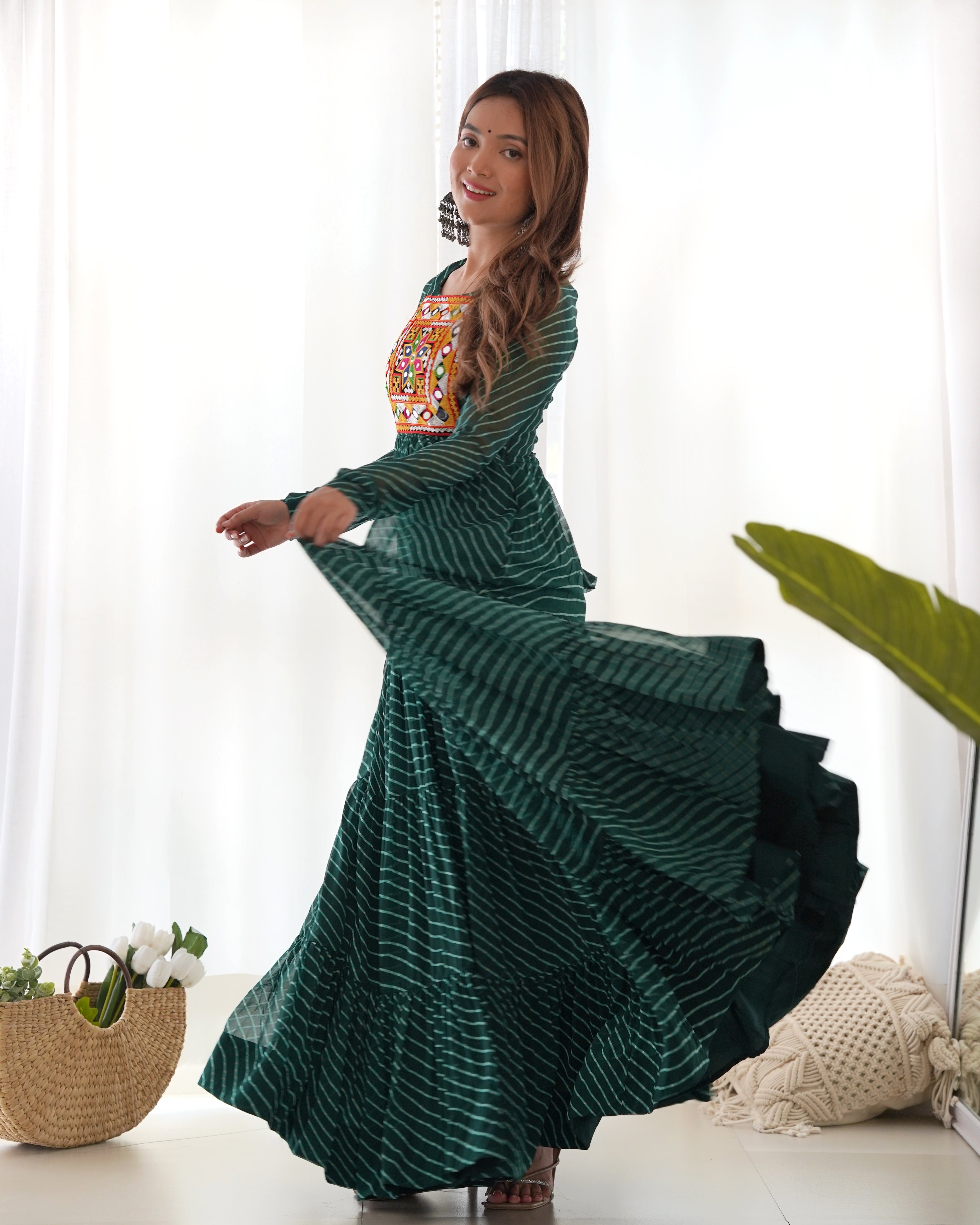 GREEN