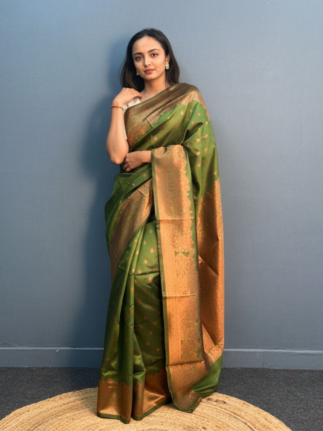 Elegant Patola Print Jacquard Woven Cotton Silk Saree with Zari Butta Work