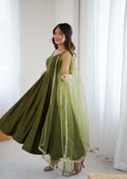 GREEN