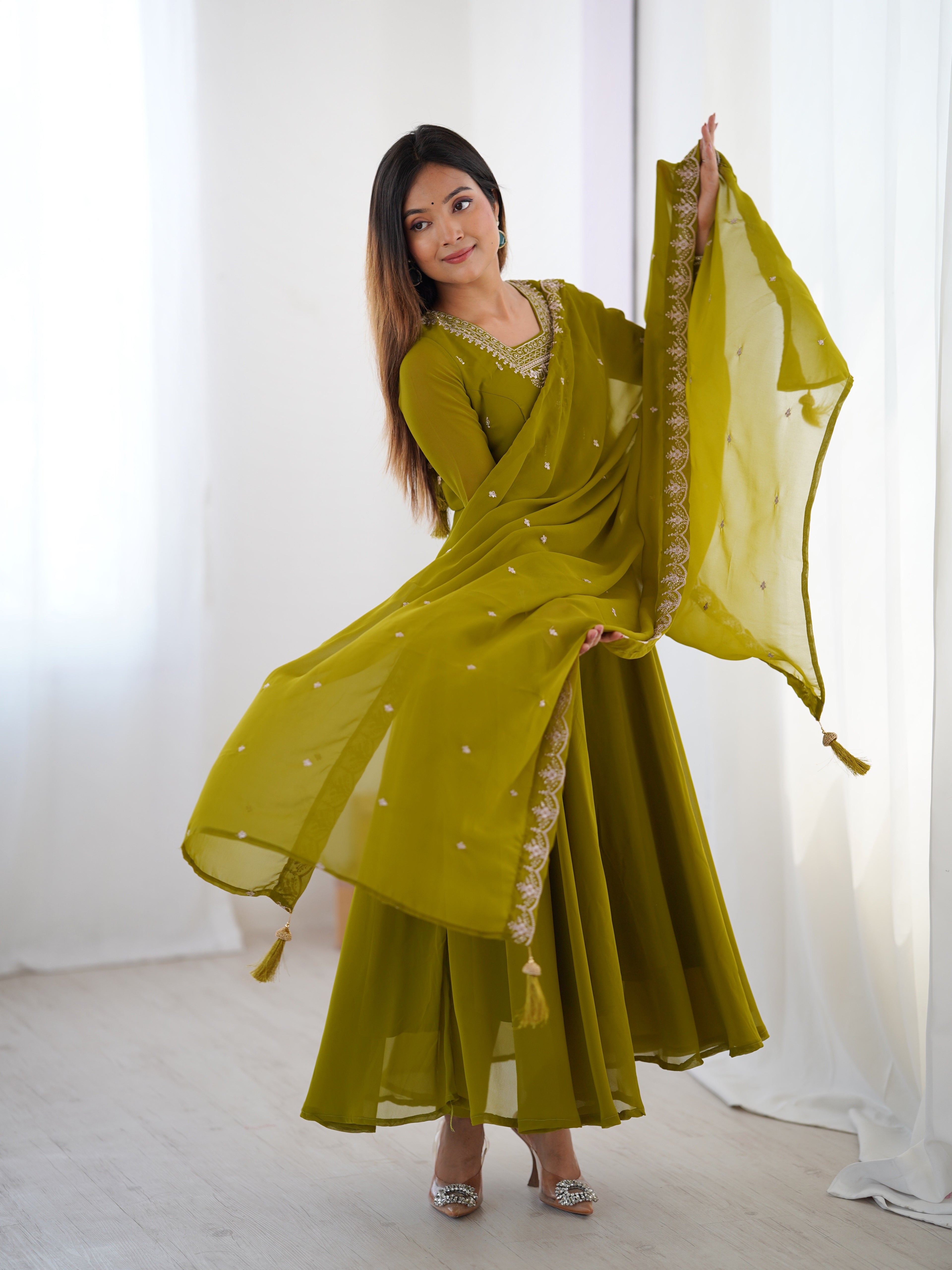 GREEN