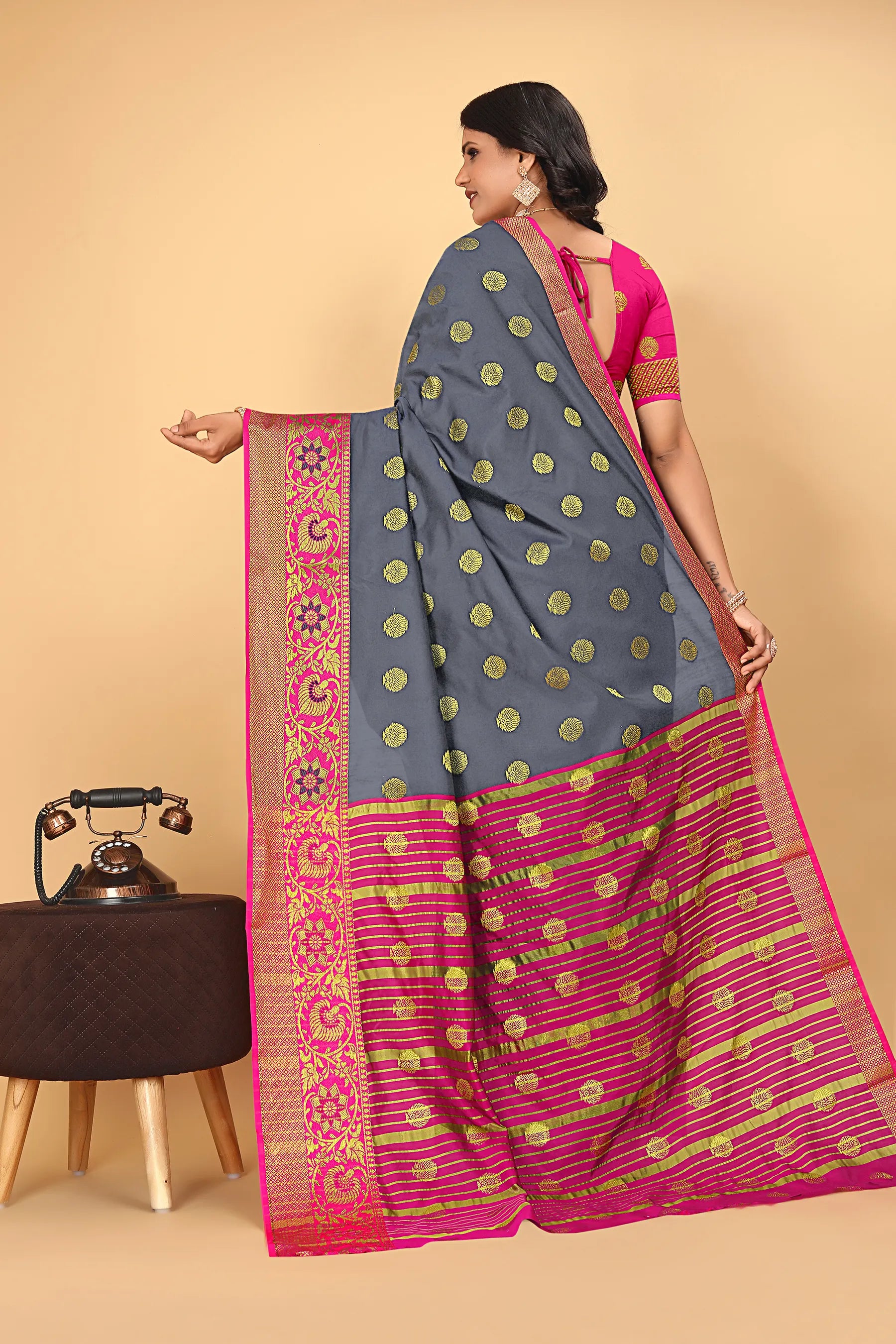Pionex Woven Katan Kanjivaram Soft Lichi Silk Sarees