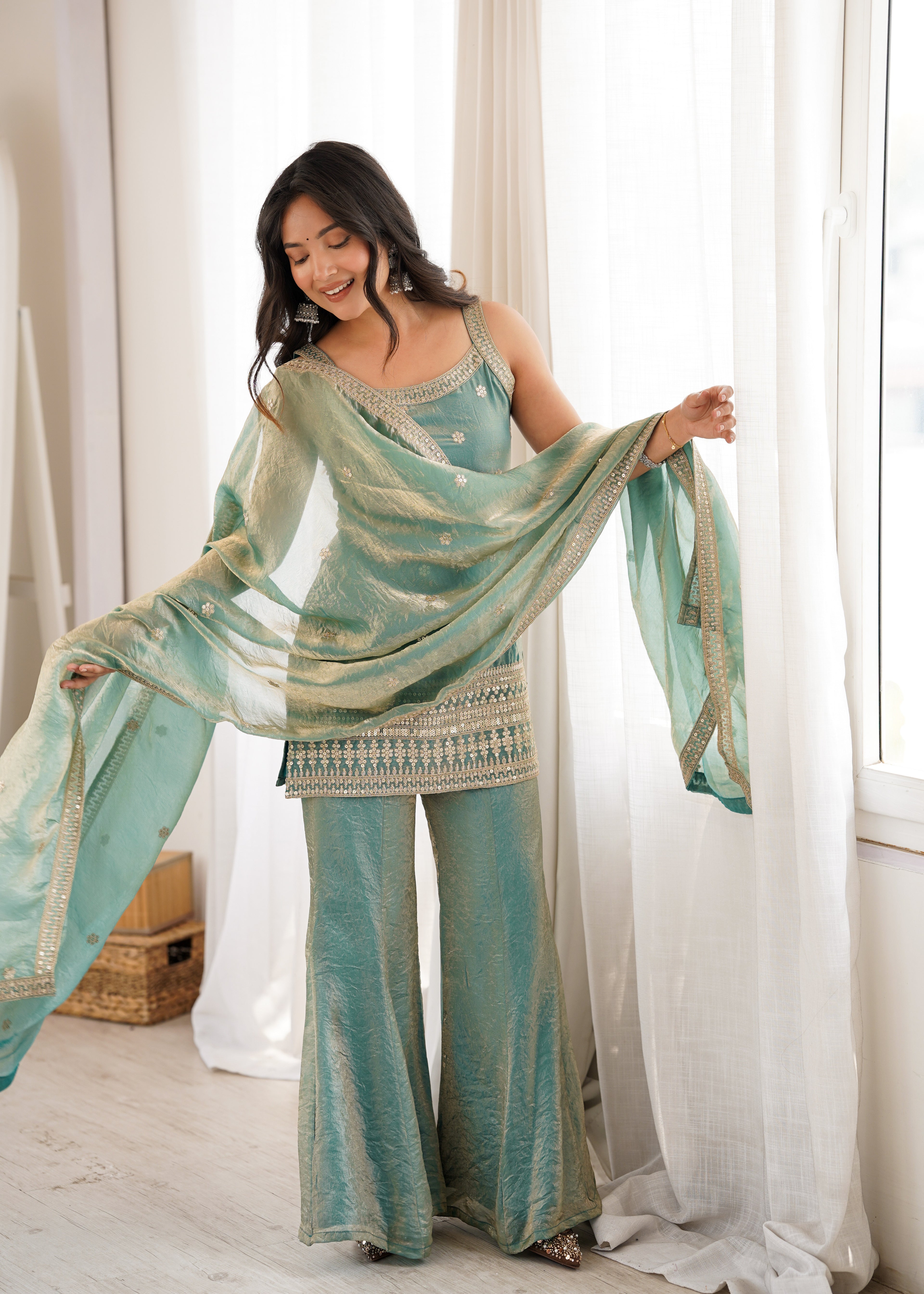 Women Seagreen & Dusty Pink Embroidered Fendy Silk Kurta Set