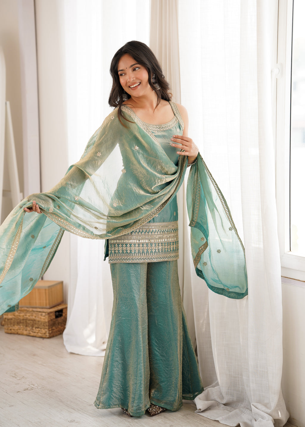 Women Seagreen & Dusty Pink Embroidered Fendy Silk Kurta Set
