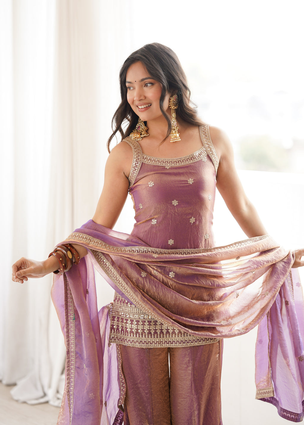 Women Seagreen & Dusty Pink Embroidered Fendy Silk Kurta Set