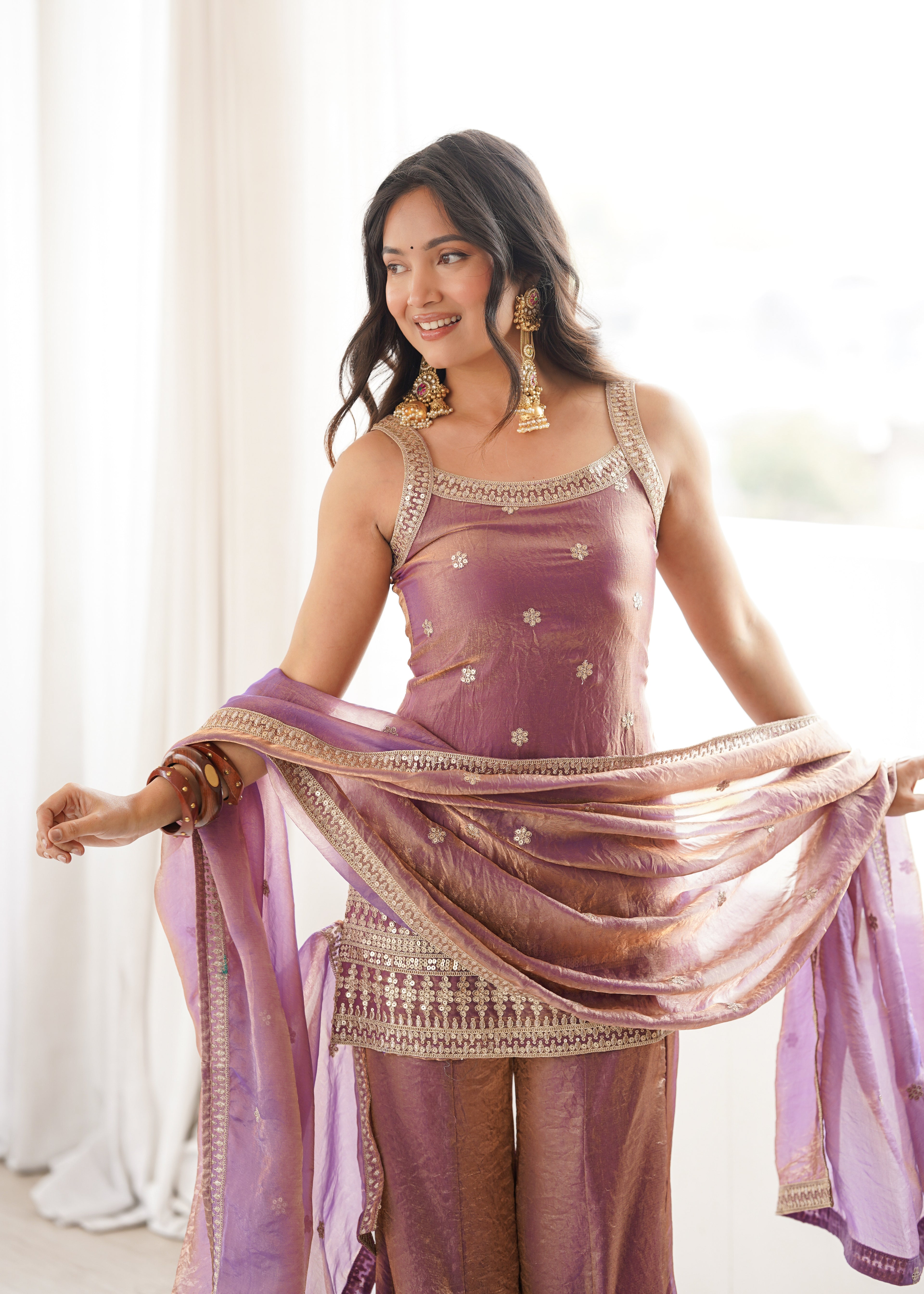 Women Seagreen & Dusty Pink Embroidered Fendy Silk Kurta Set