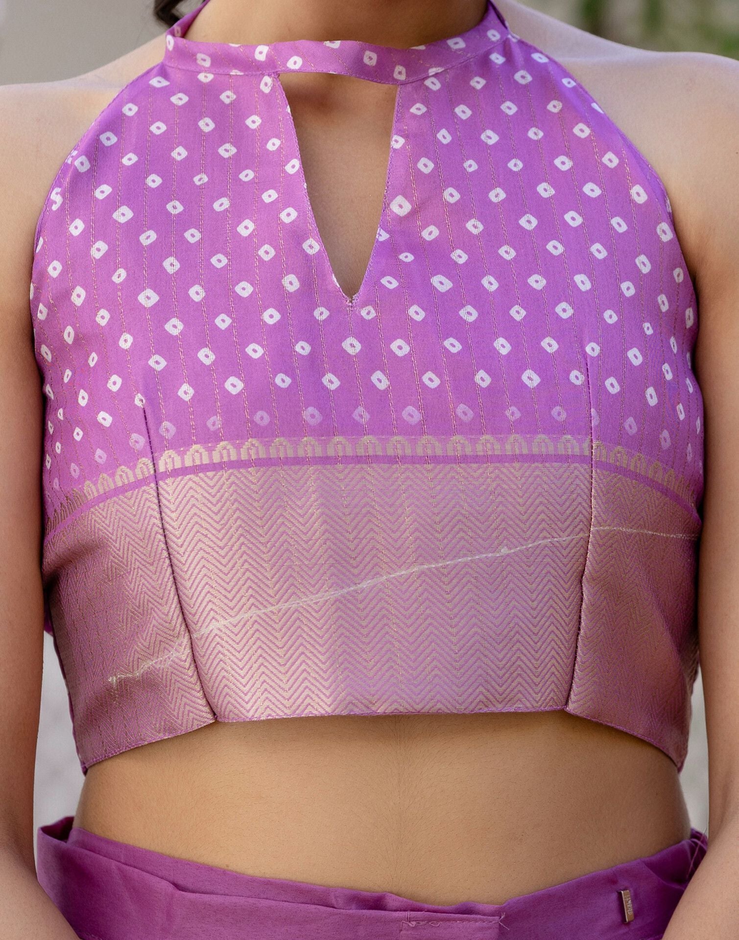 Ready-to-Wear Dola Silk Bandhani Saree with Zari Woven Chevron Border & Designer Pallu