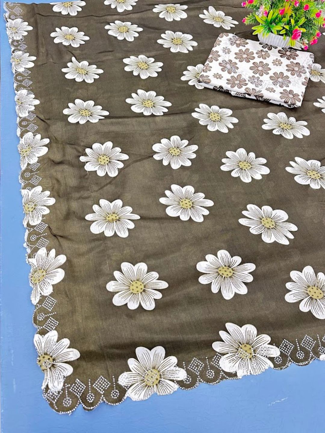 Chinon Floral Print Saree with Siroski Diamond Border & Printed Blouse Piece