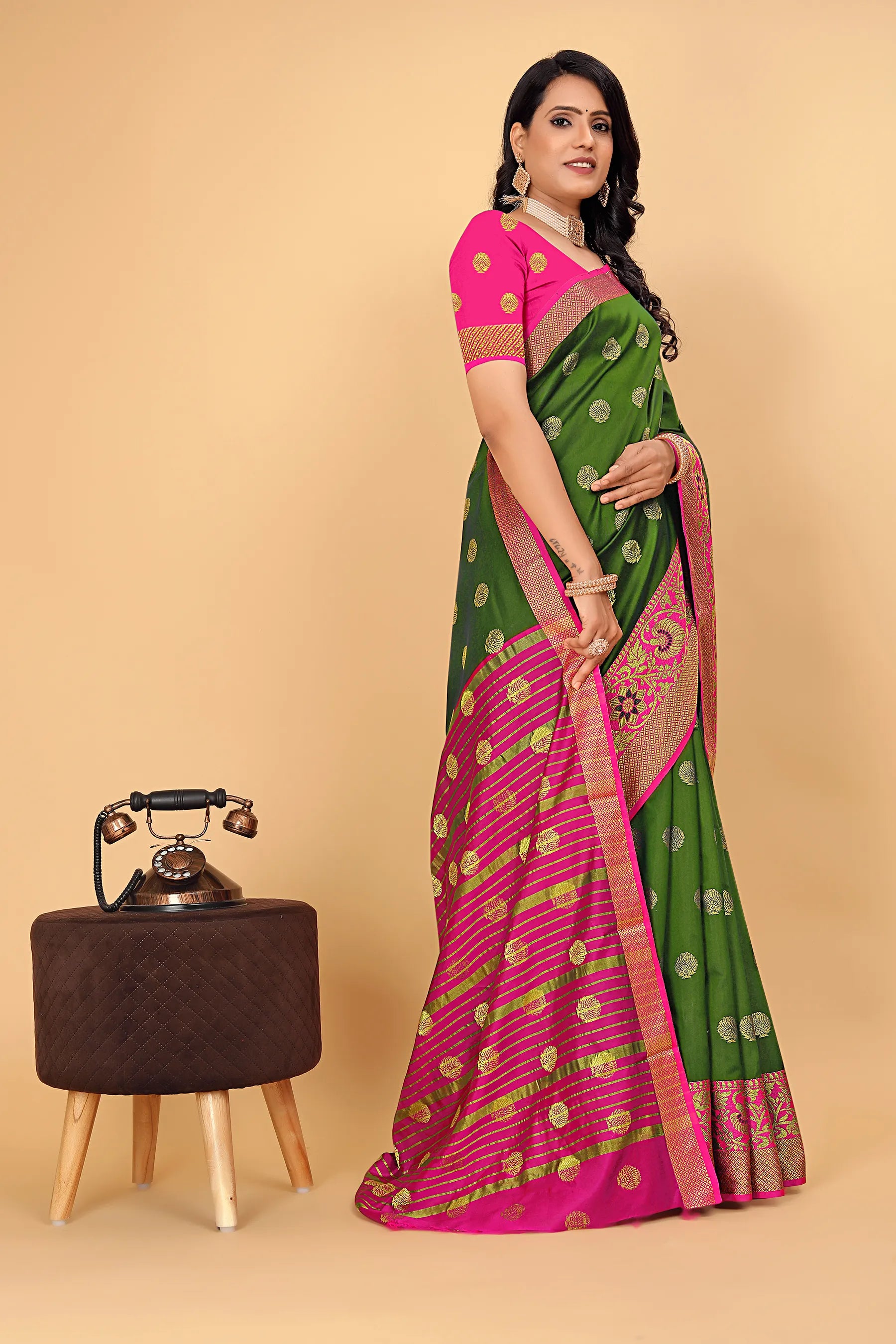 Pionex Woven Katan Kanjivaram Soft Lichi Silk Sarees
