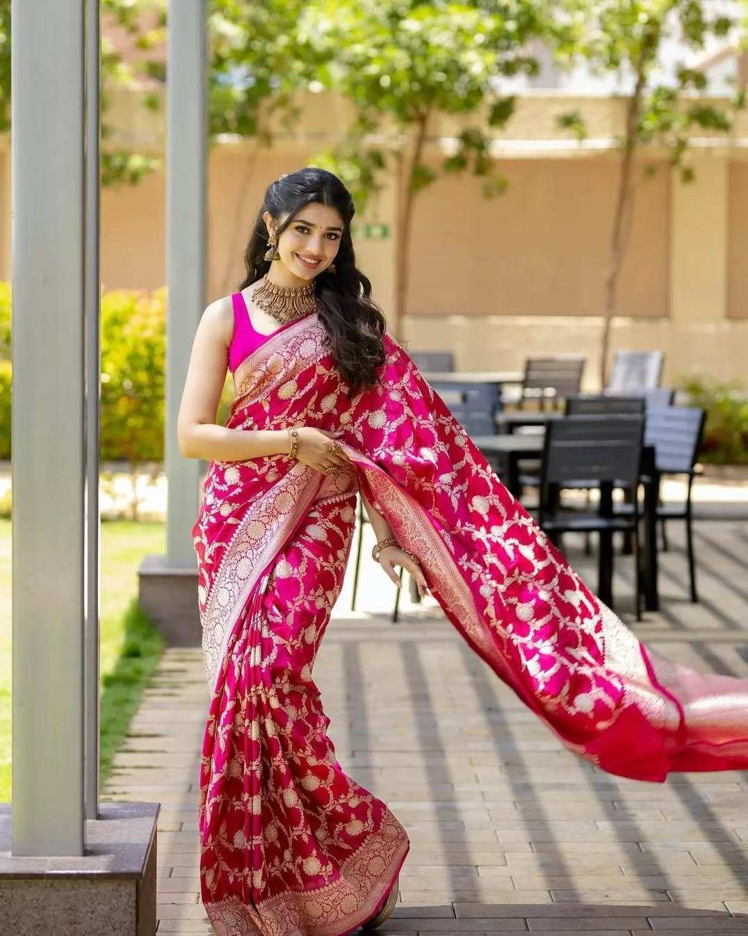 Soft Banarasi Silk Jacquard Zari Woven Pink Saree