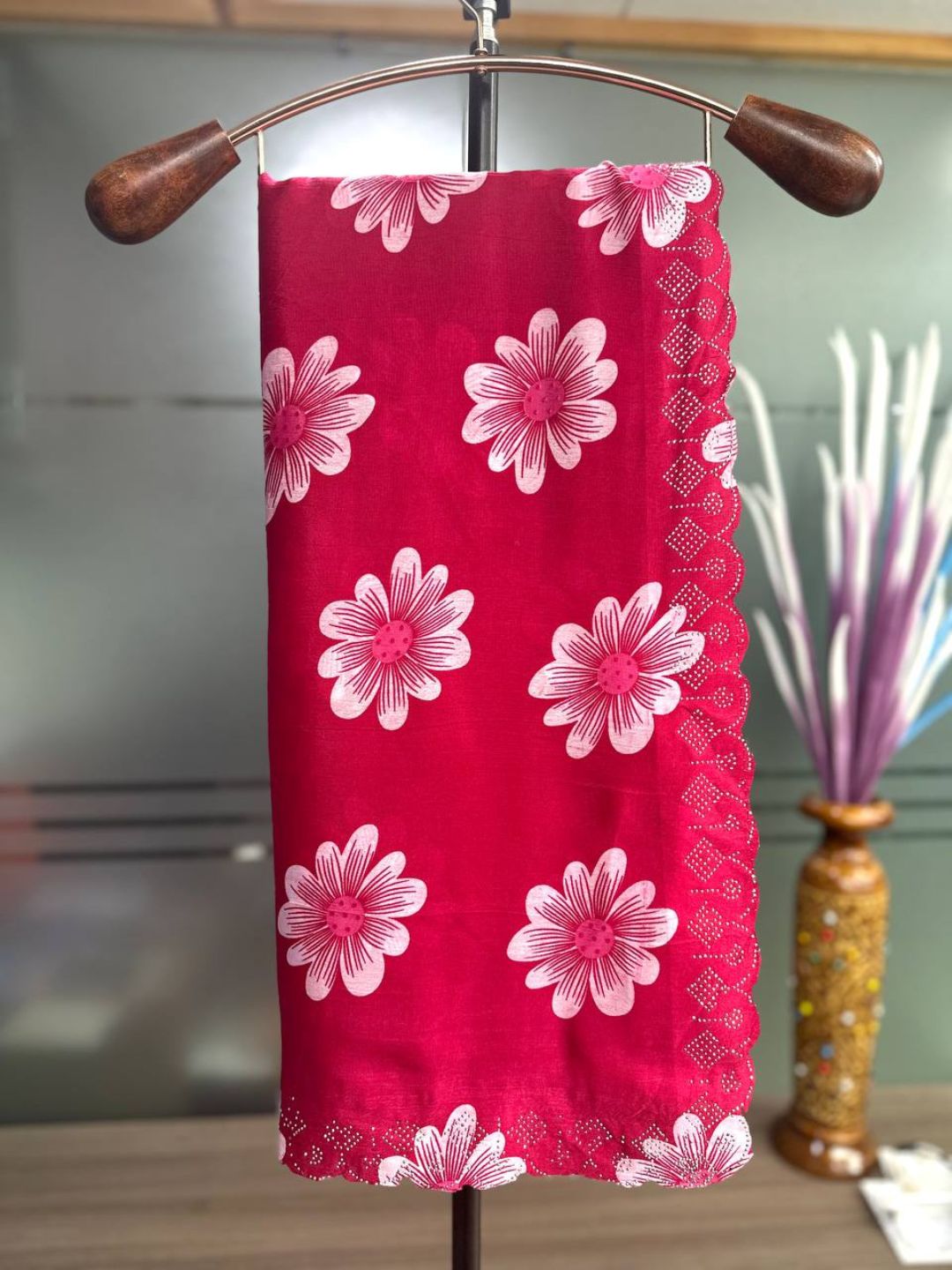 Chinon Floral Print Saree with Siroski Diamond Border & Printed Blouse Piece