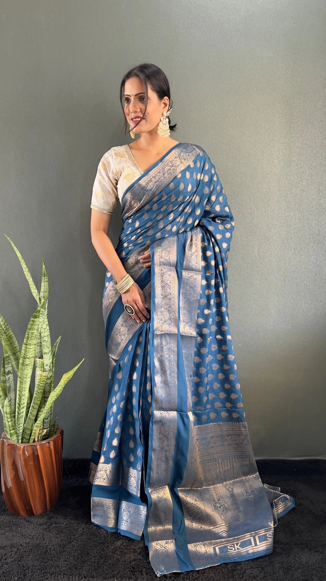 Ready to Wear Pure Banarasi Georgette Saree With Ready Made Blouse