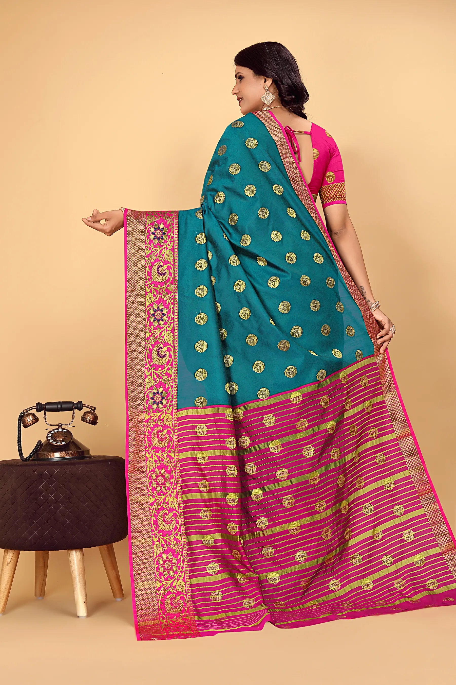 Pionex Woven Katan Kanjivaram Soft Lichi Silk Sarees