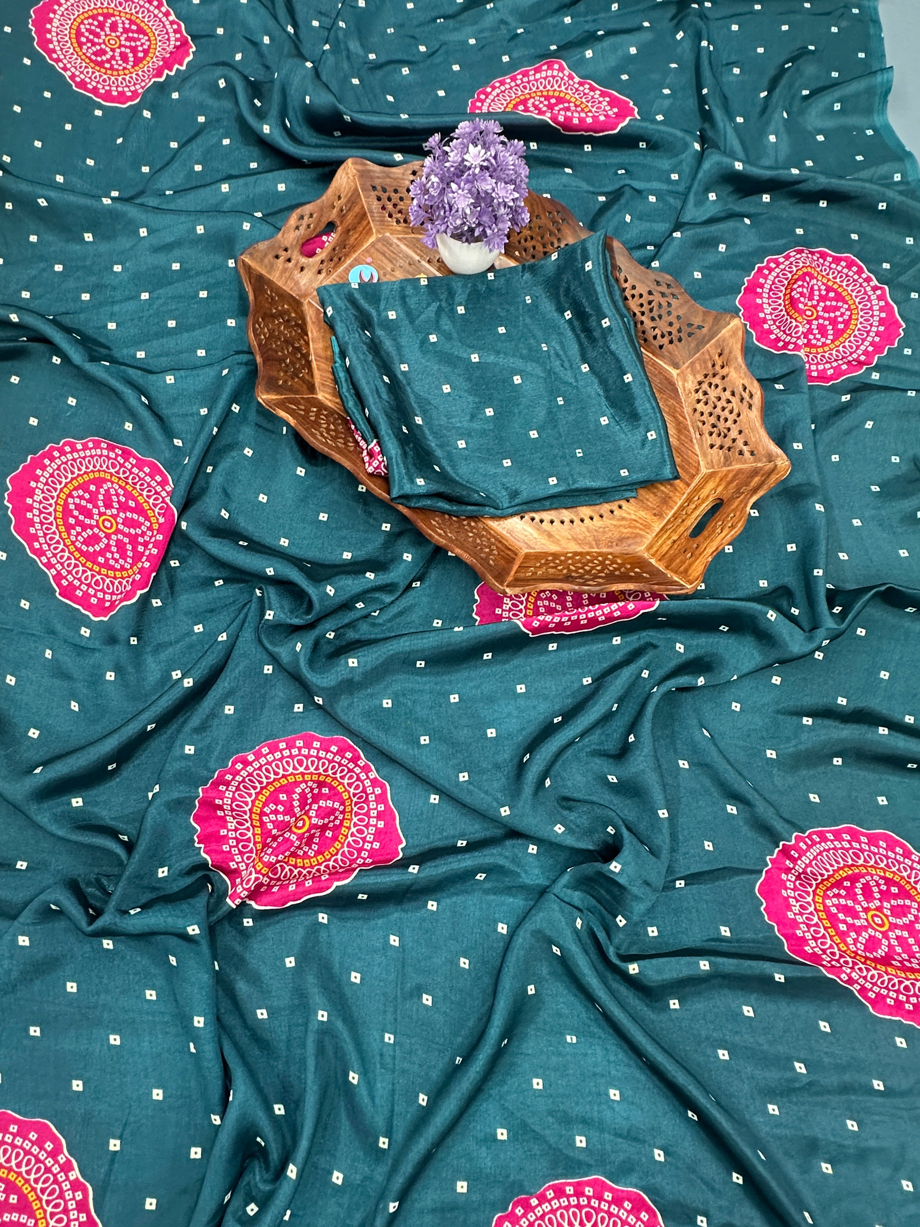 Trendy Chinnon Saree with Jaipuri Bandhani Print and Blouse Piece