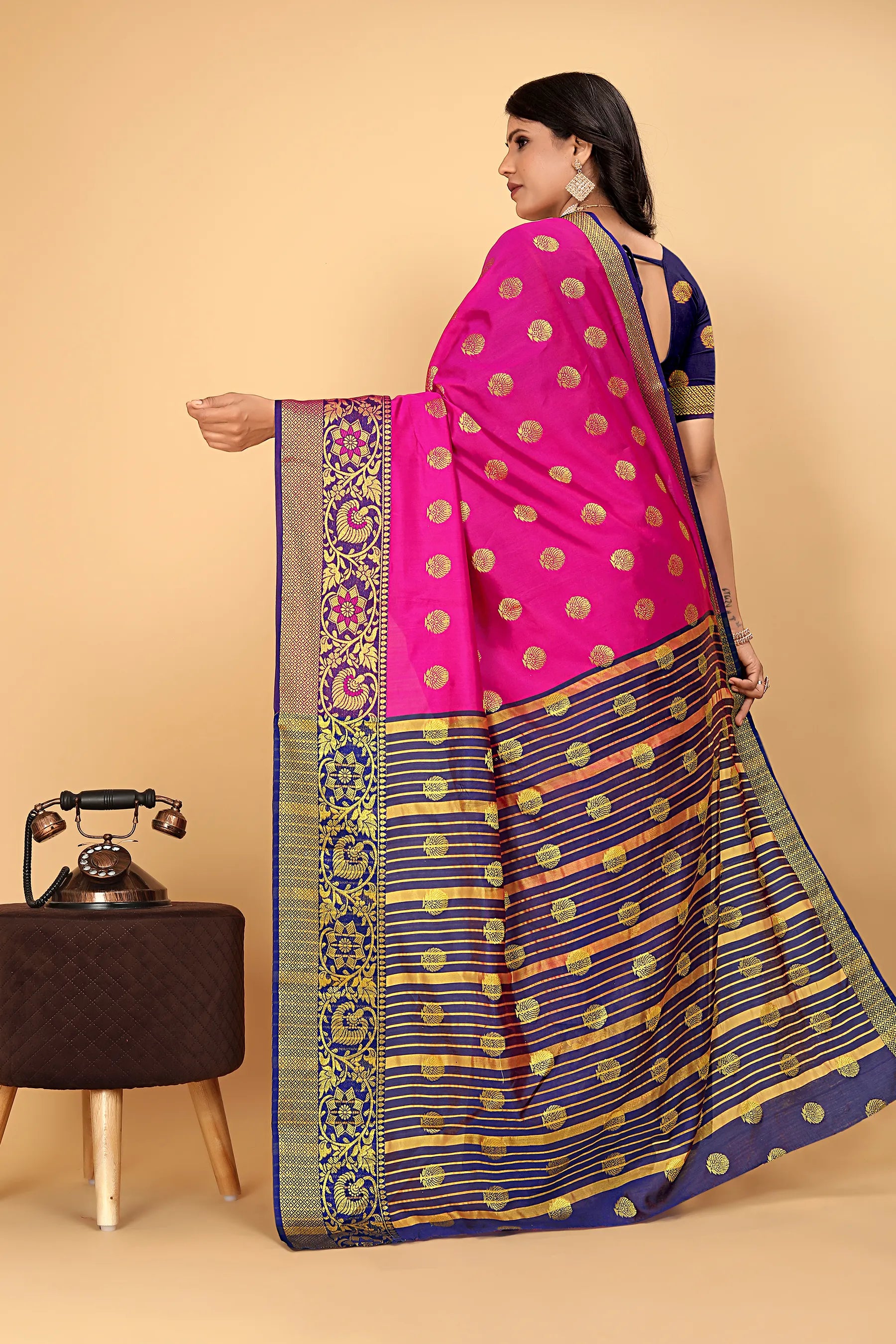 Pionex Woven Katan Kanjivaram Soft Lichi Silk Sarees