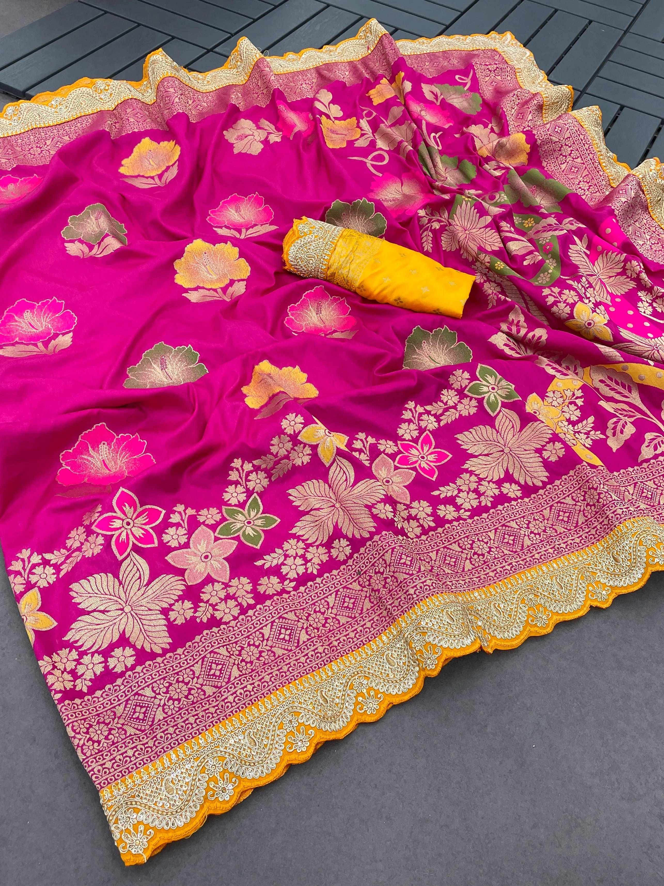 Pionex Embroidered Dola Silk Jacquard Lace Border Work Saree