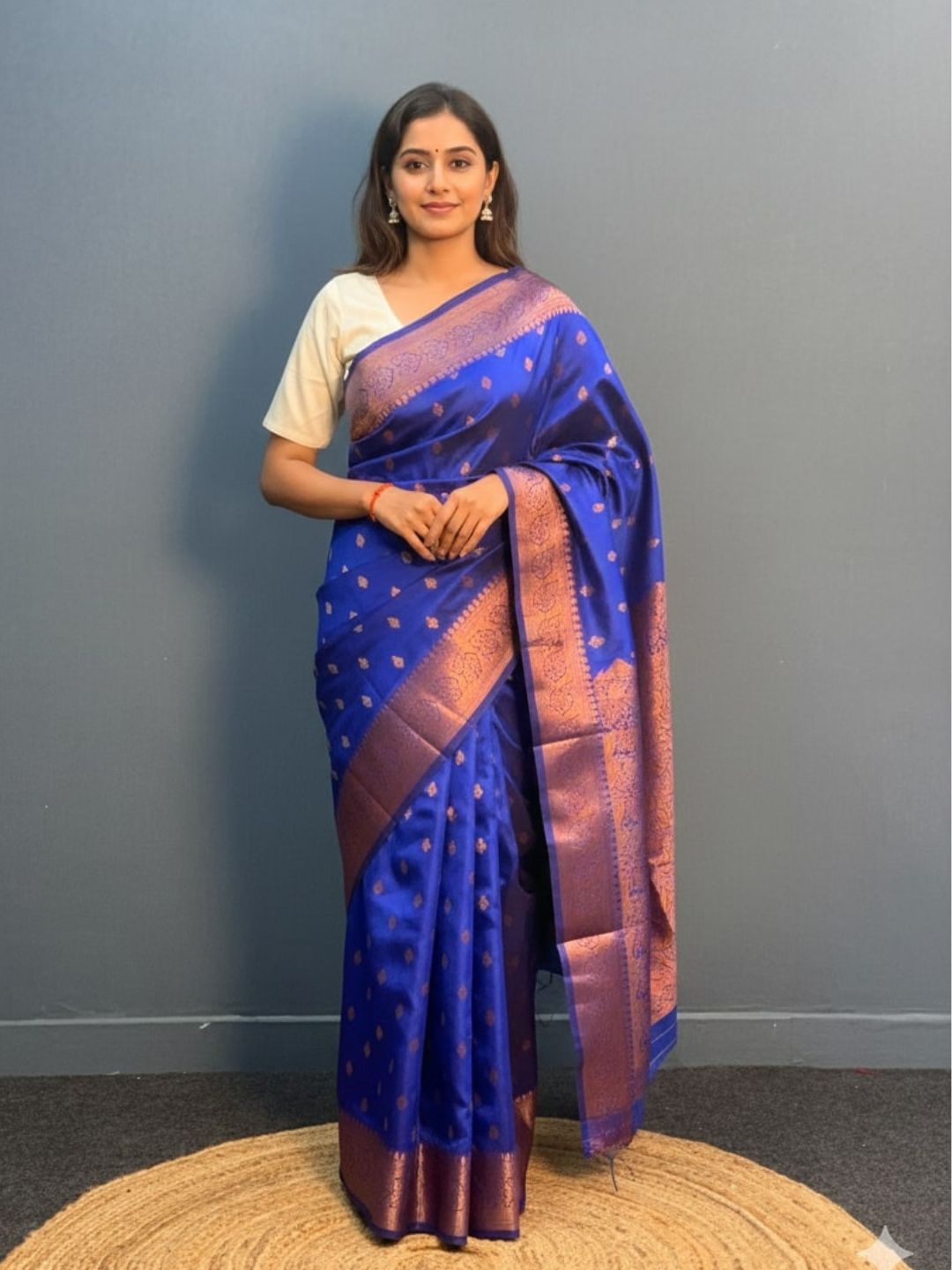 Elegant Patola Print Jacquard Woven Cotton Silk Saree with Zari Butta Work