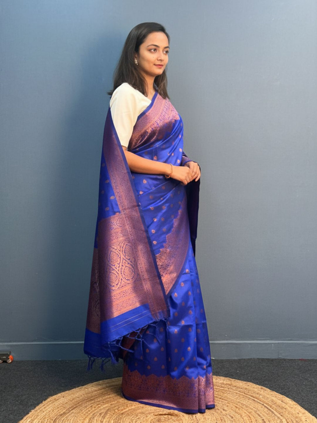 Elegant Patola Print Jacquard Woven Cotton Silk Saree with Zari Butta Work