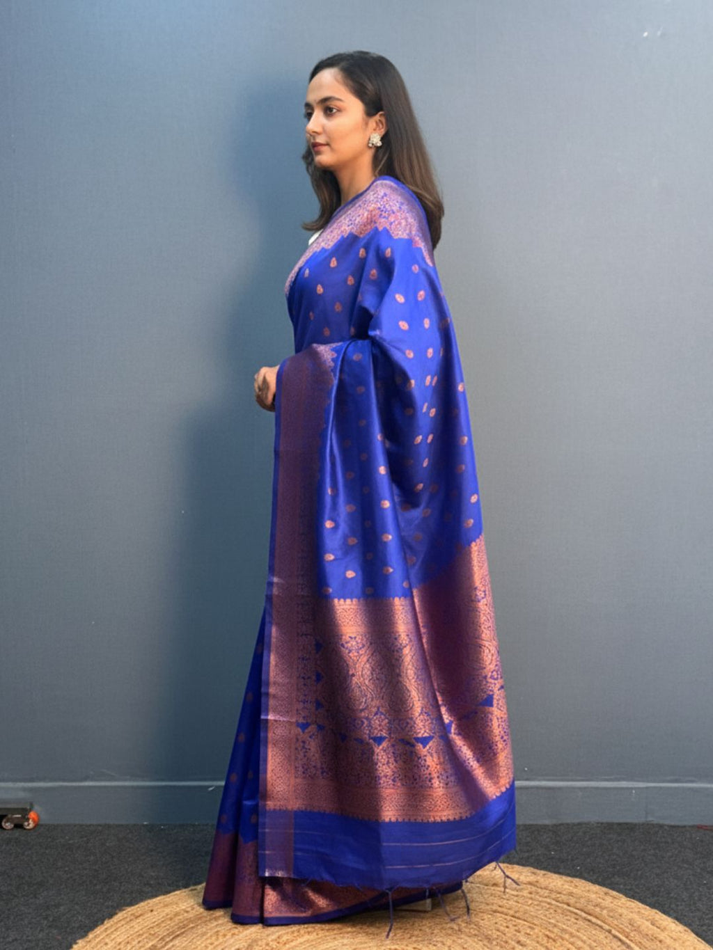 Elegant Patola Print Jacquard Woven Cotton Silk Saree with Zari Butta Work