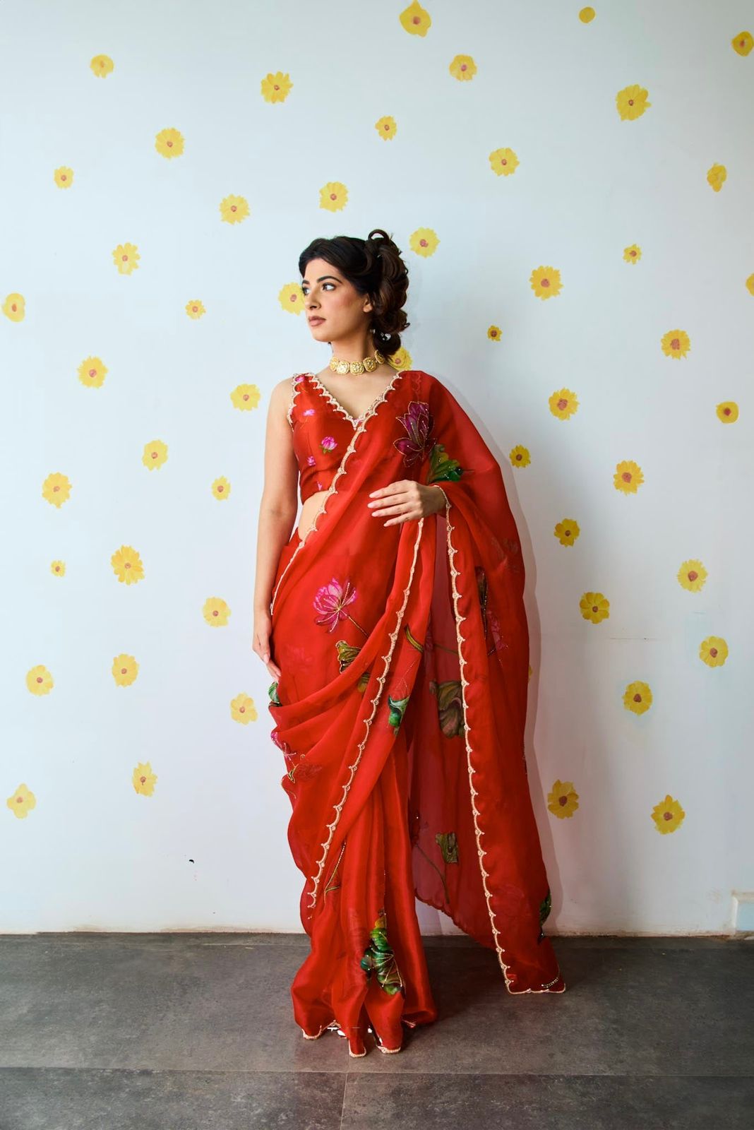 Elegant Floral Tabi Organza Saree with Exquisite Cut Dana Hand Work