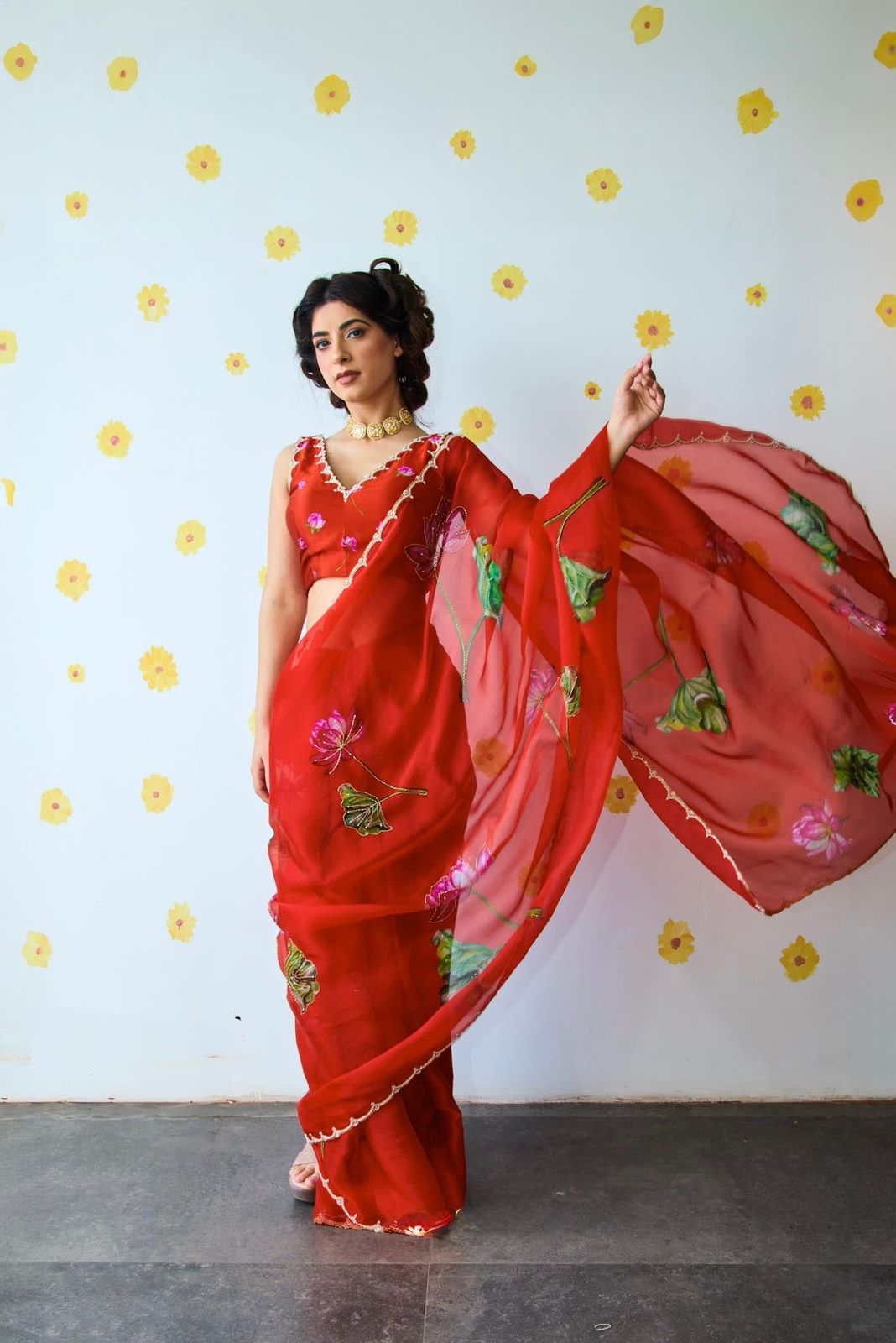 Elegant Floral Tabi Organza Saree with Exquisite Cut Dana Hand Work