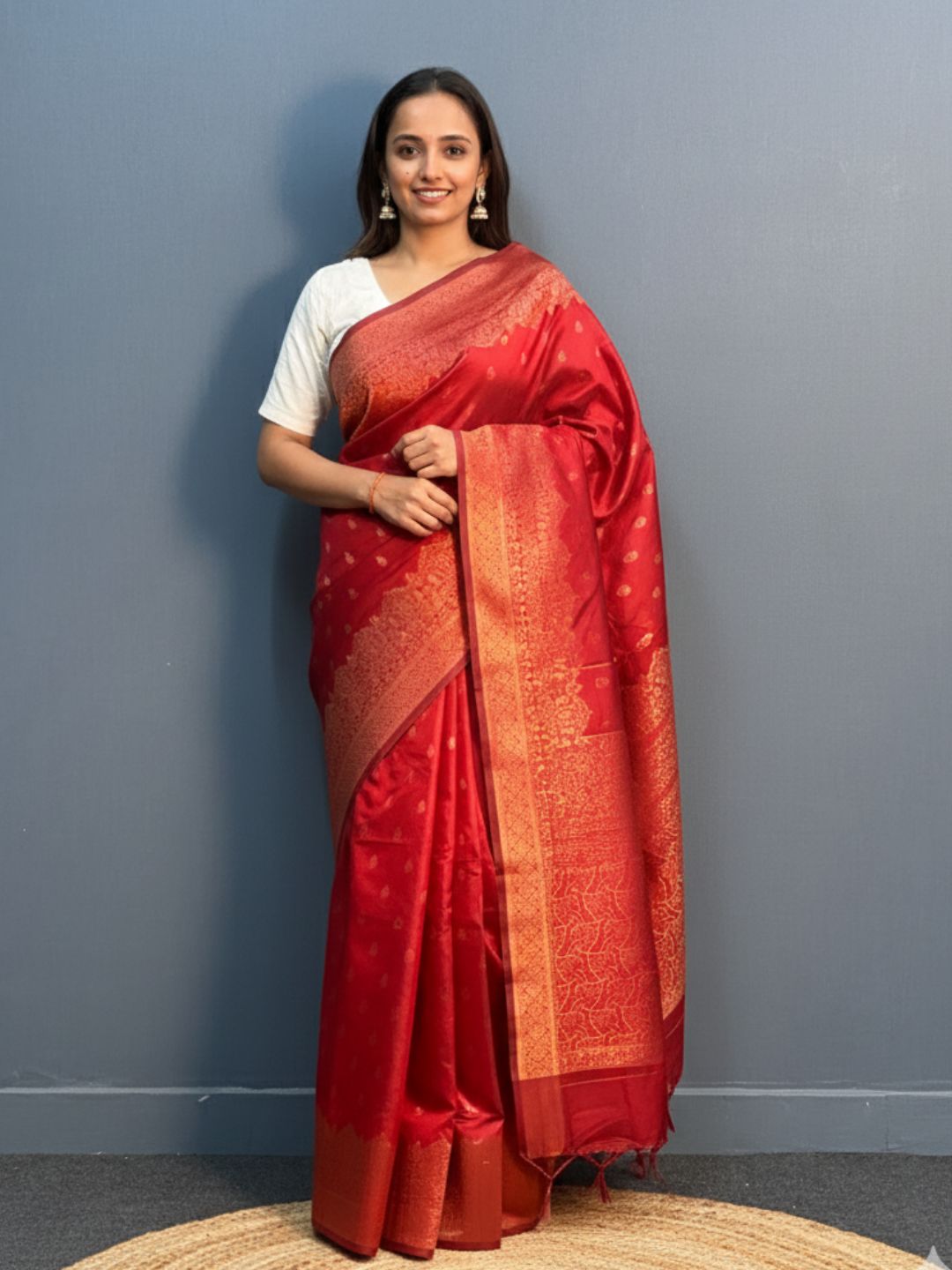 Elegant Patola Print Jacquard Woven Cotton Silk Saree with Zari Butta Work