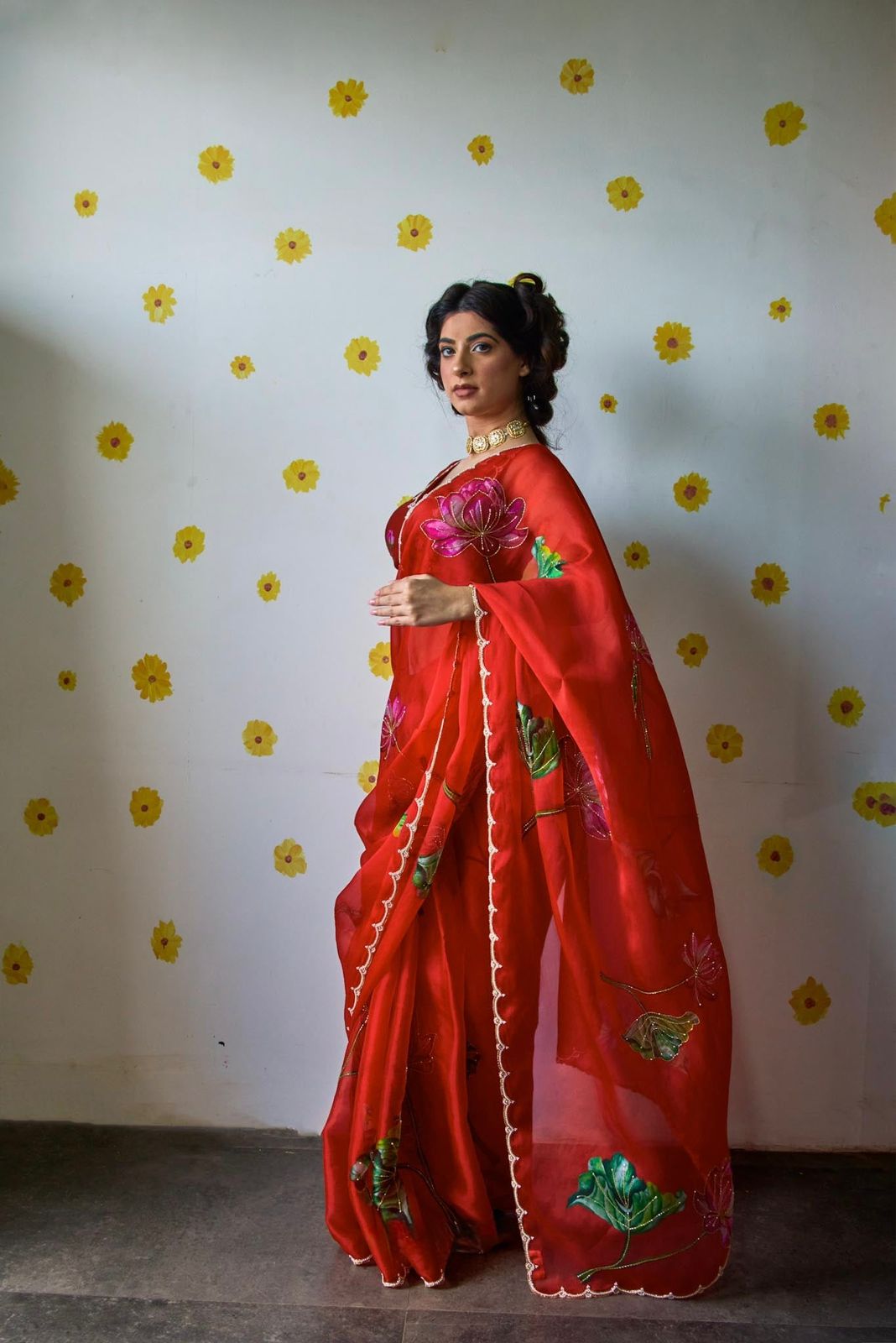 Elegant Floral Tabi Organza Saree with Exquisite Cut Dana Hand Work