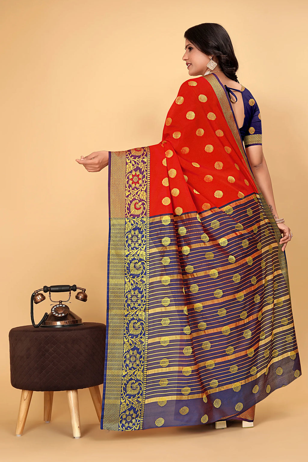 Pionex Woven Katan Kanjivaram Soft Lichi Silk Sarees