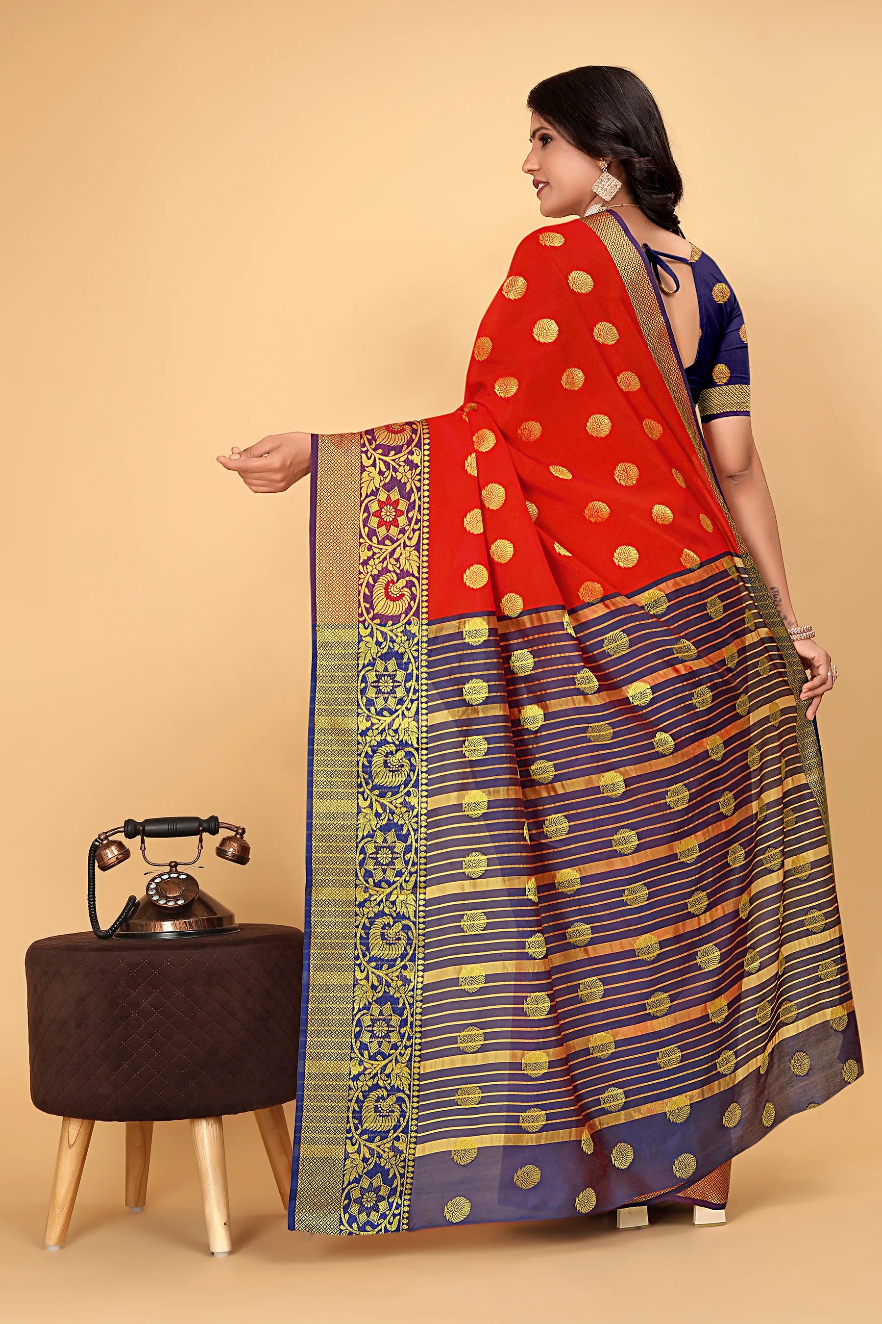 Pionex Woven Katan Kanjivaram Soft Lichi Silk Sarees