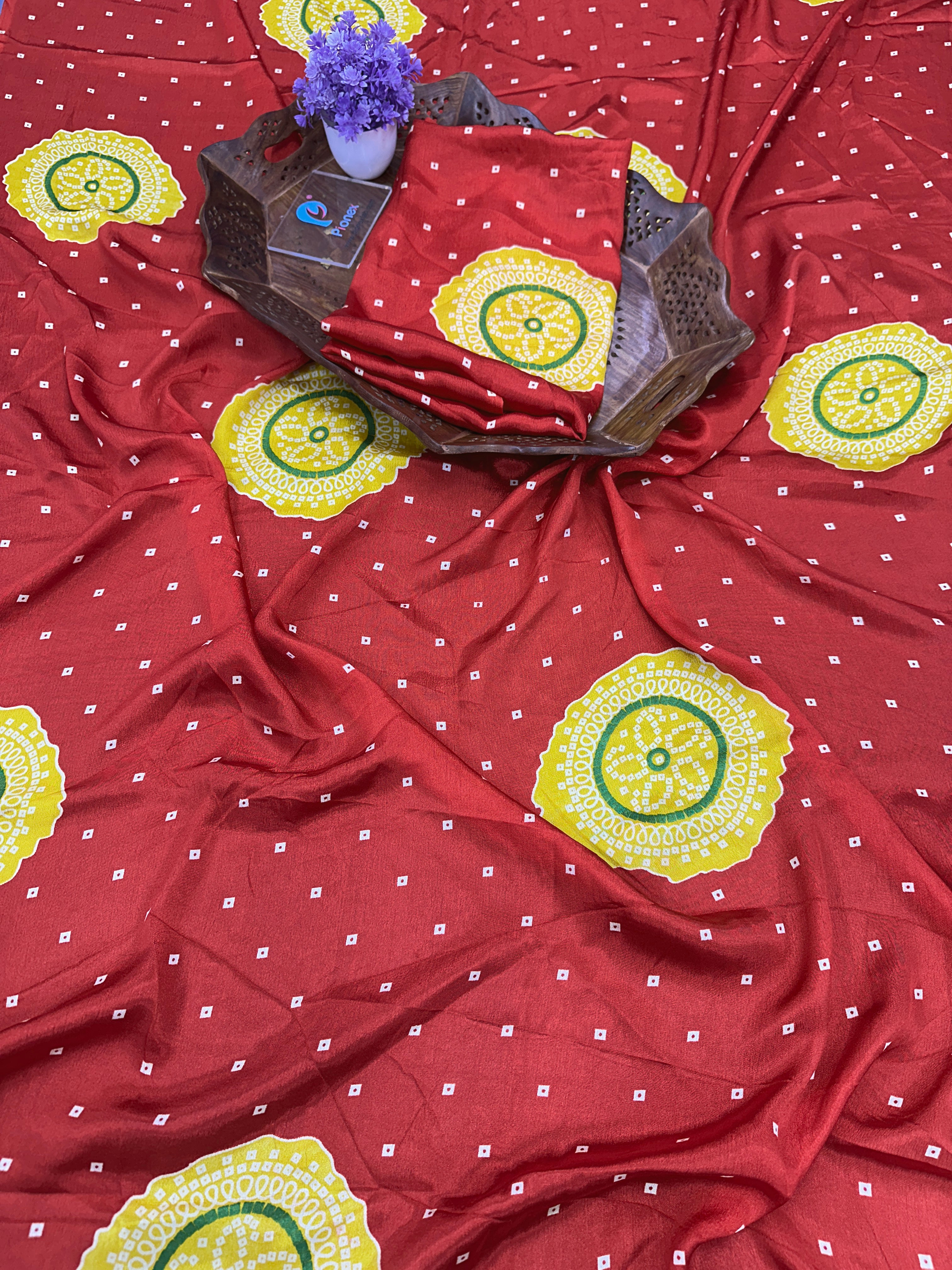 Trendy Chinnon Saree with Jaipuri Bandhani Print and Blouse Piece