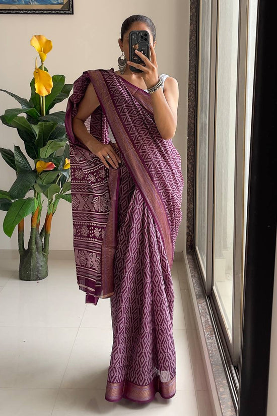 Bandhni Printed Elegance Mulmul Cotton Zari Border Saree