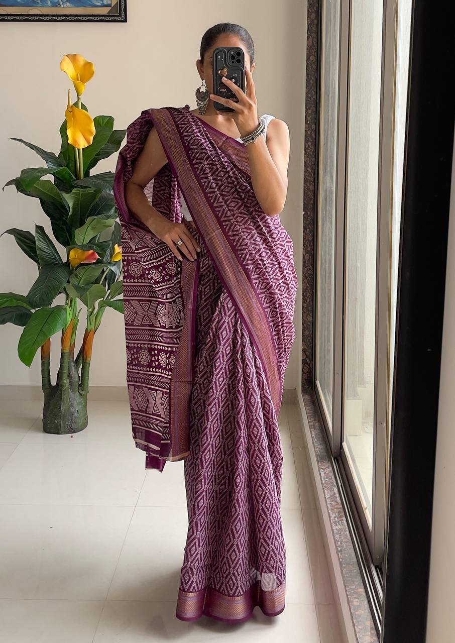 Bandhni Printed Elegance Mulmul Cotton Zari Border Saree